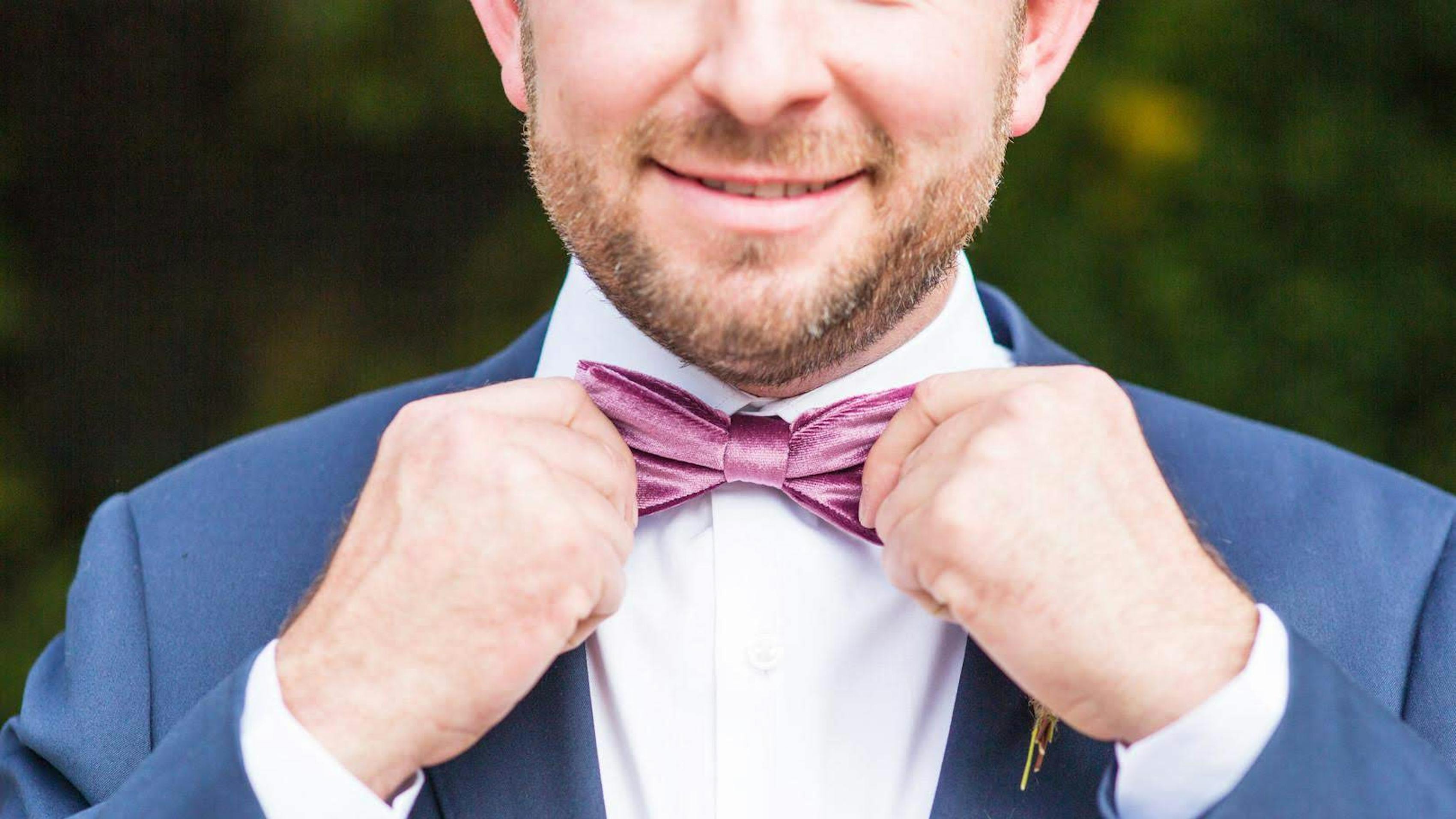 self-tie versus pre-tie bow ties