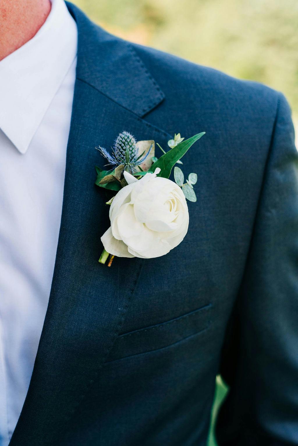 1 1/2 Pins Boutonniere