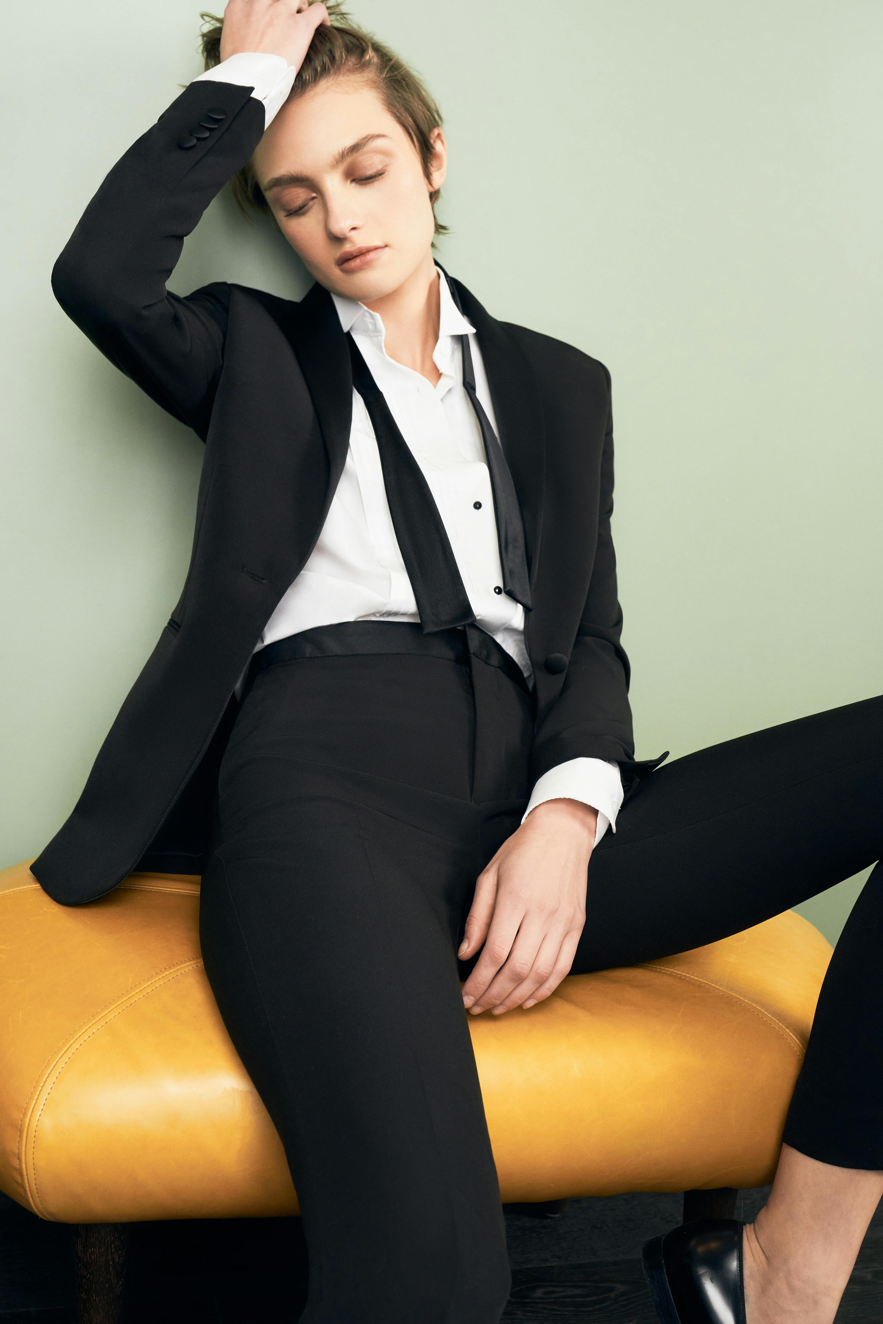 Fugtig Sprout Saml op Simple Ways To Accessorize Women's Suit | SuitShop