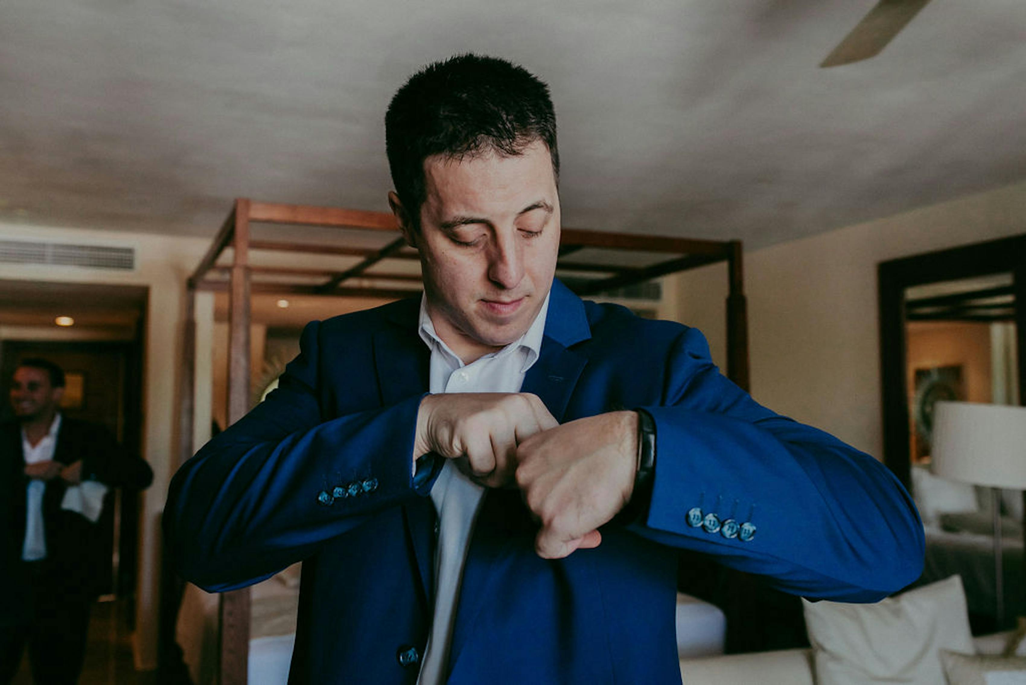 how to open suit jacket pockets