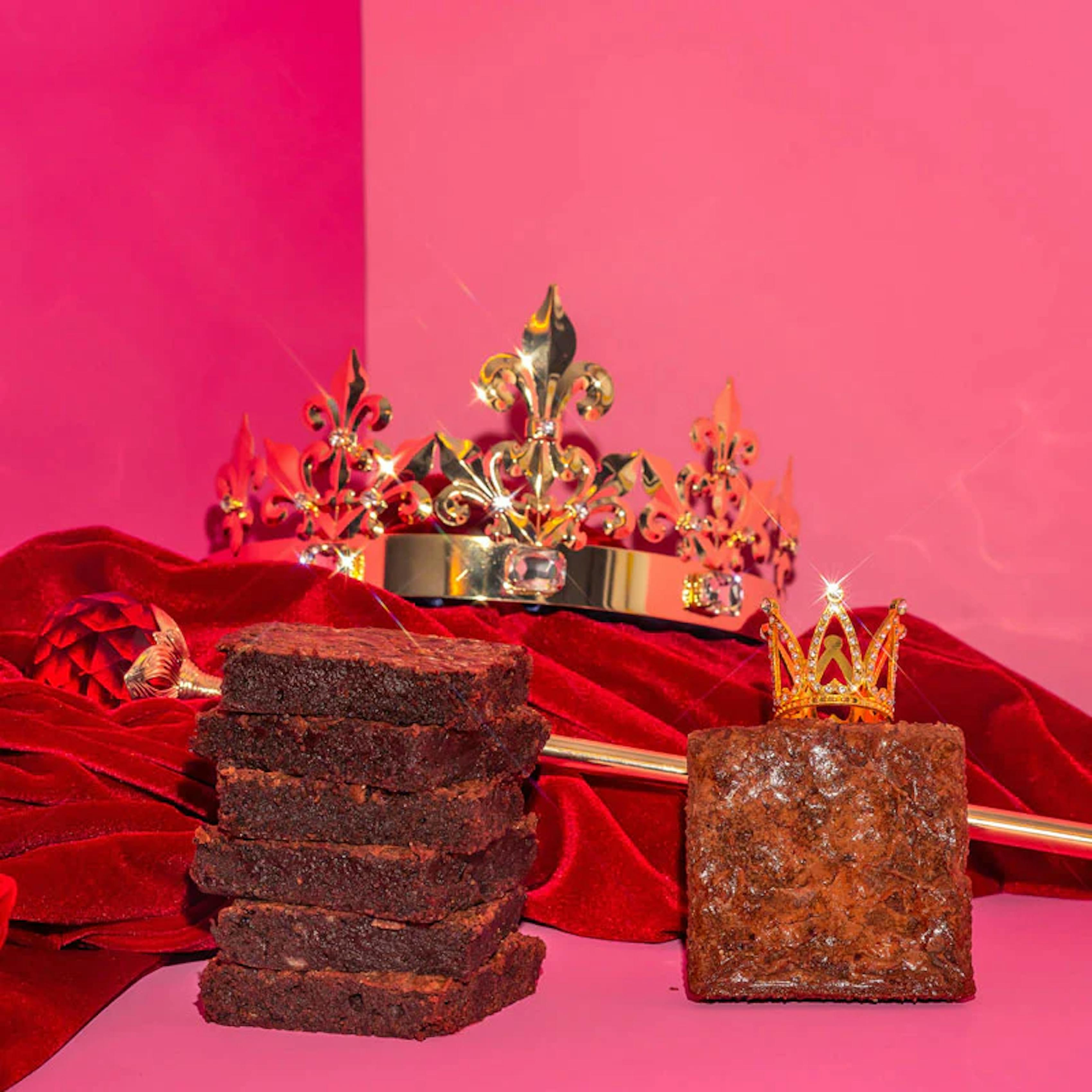 Wunderkeks brownies glammed up in gold crowns