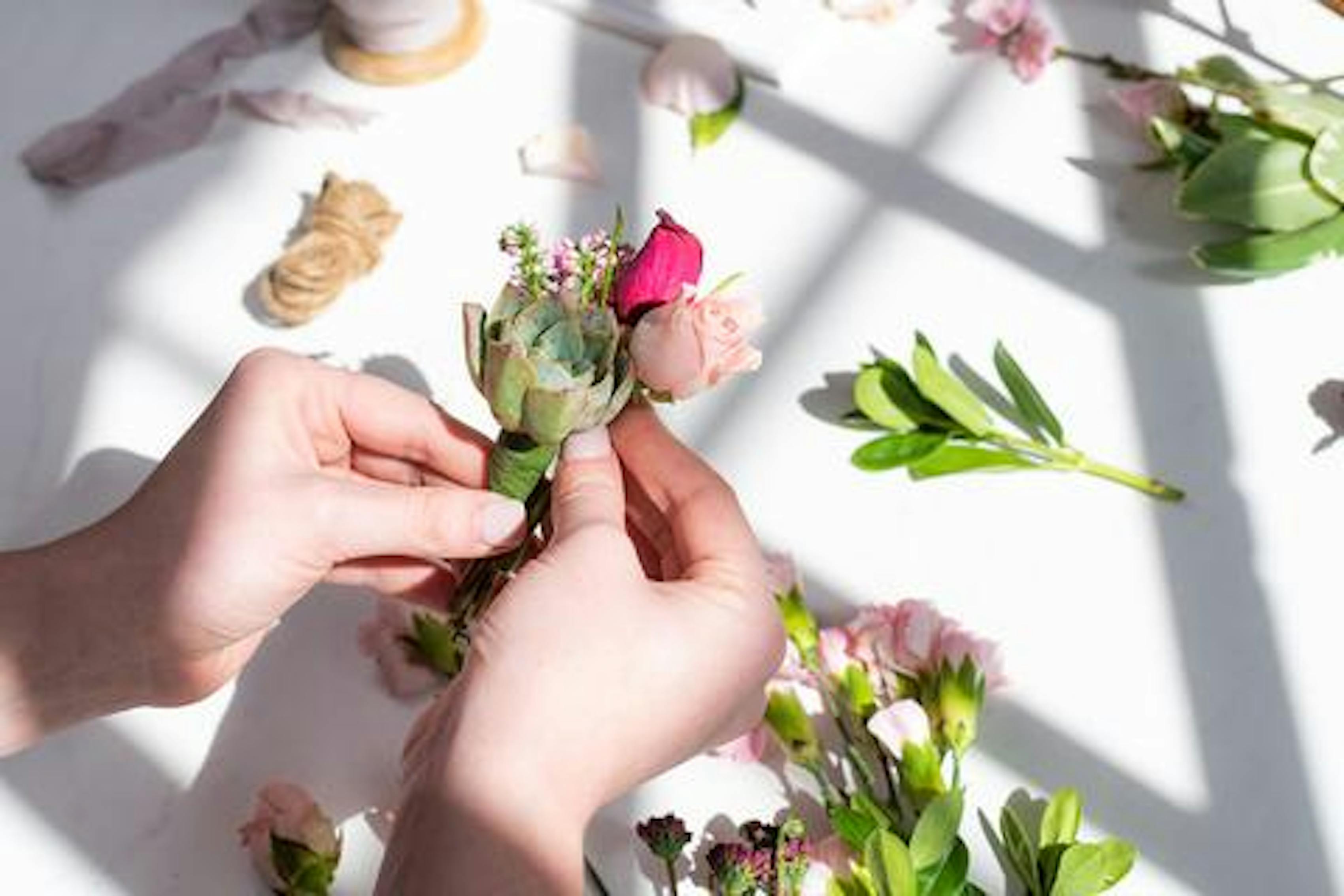 How to save money on your wedding and create your own DIY wedding boutonnieres for groomsmen