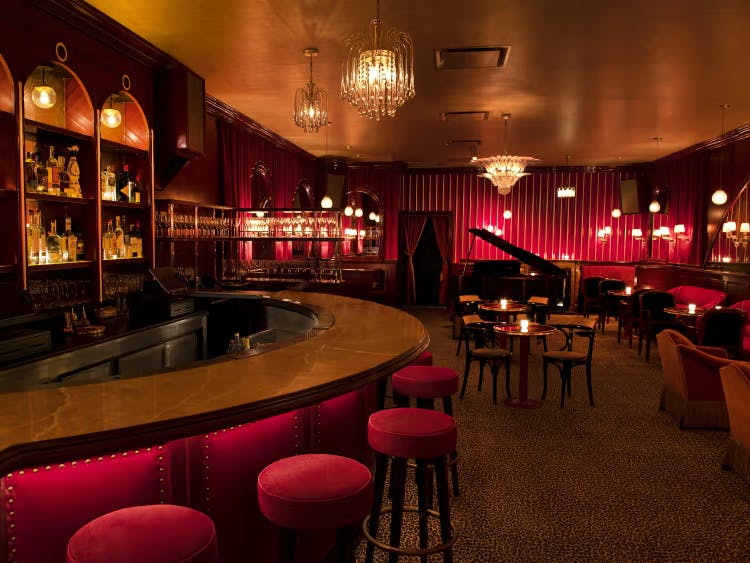 Valentines date for a night out at a jazz bar.