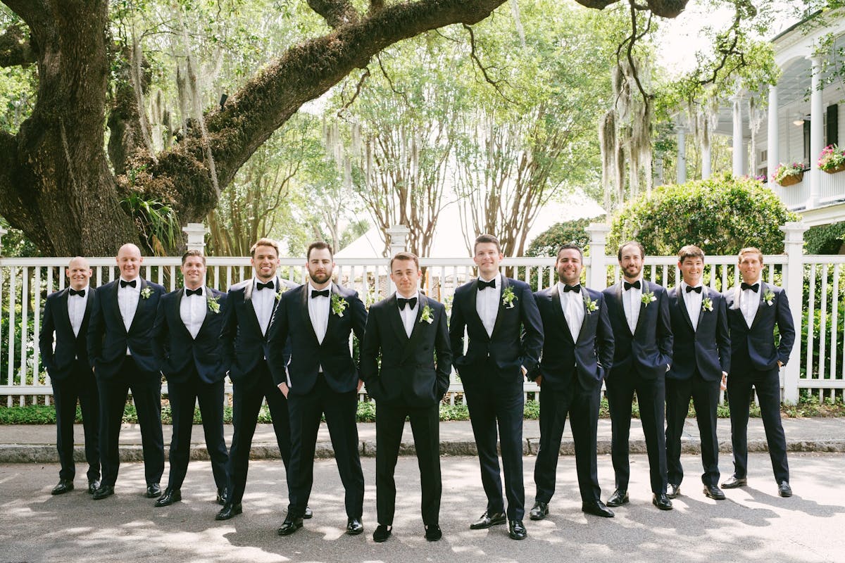 Wedding photos ideas for the groom and groomsmen