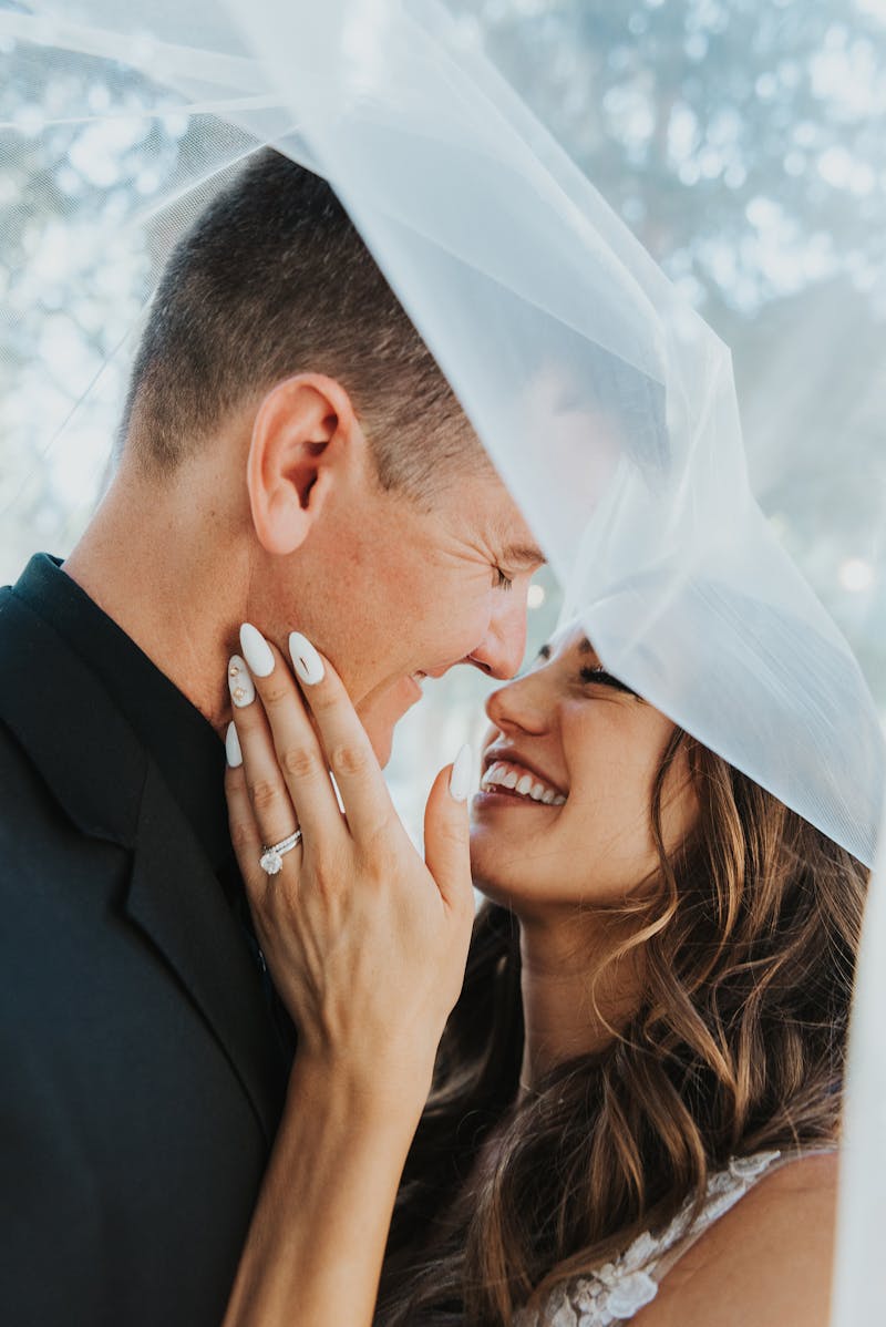 bride and groom photo inspiration