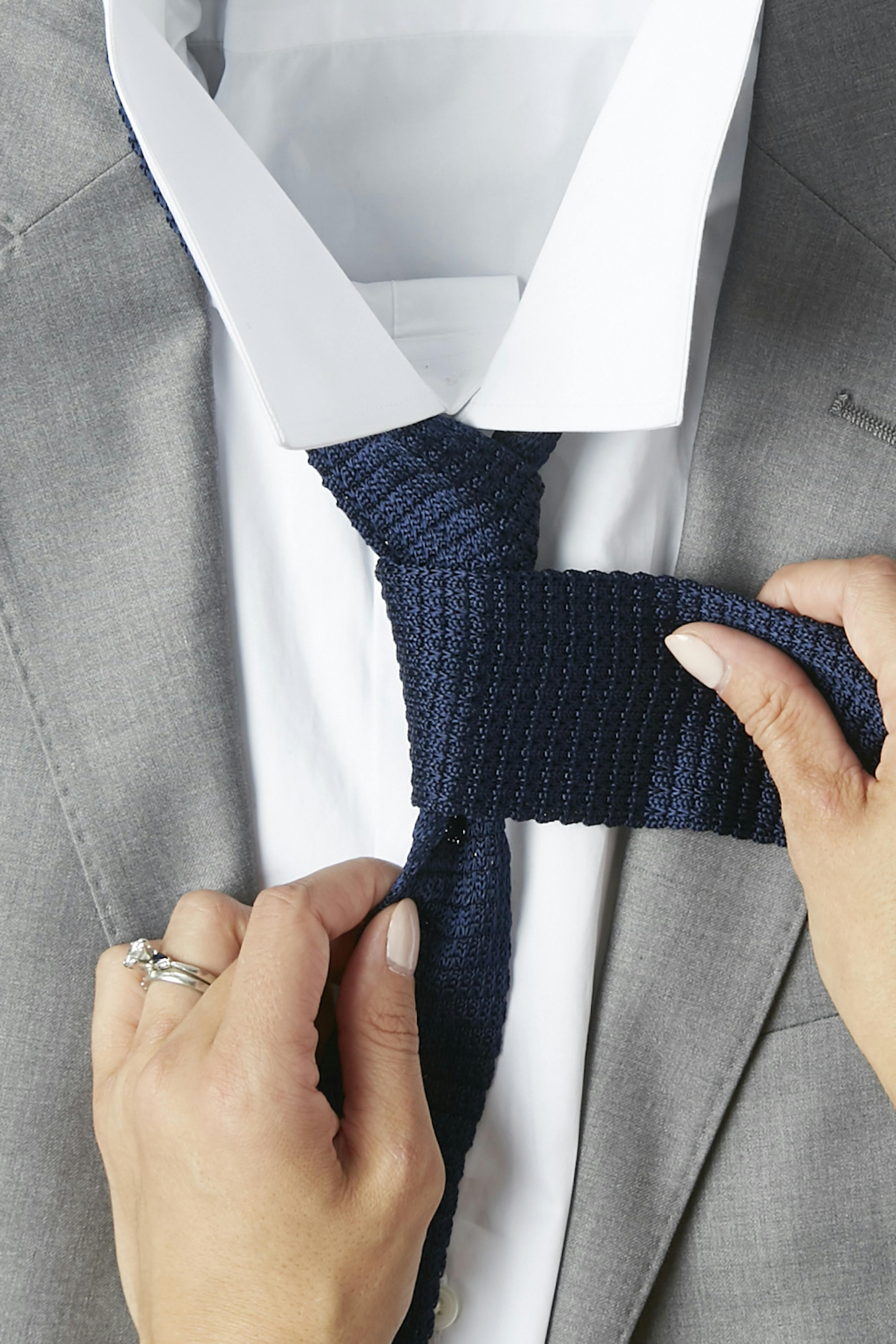 how to wear knit ties with your wedding attire for men