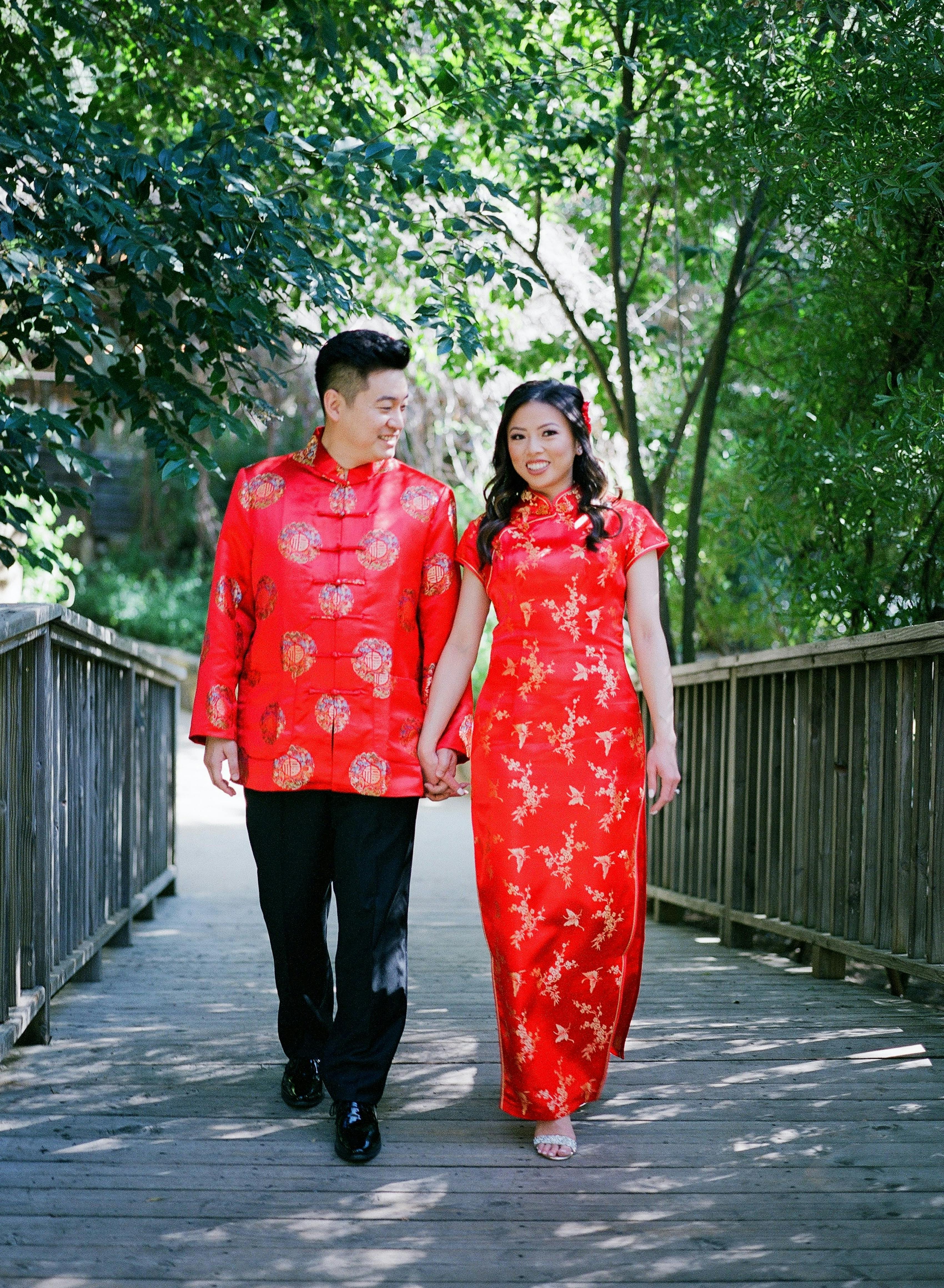 traditional wedding clothing