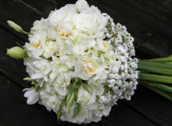 white wedding flowers