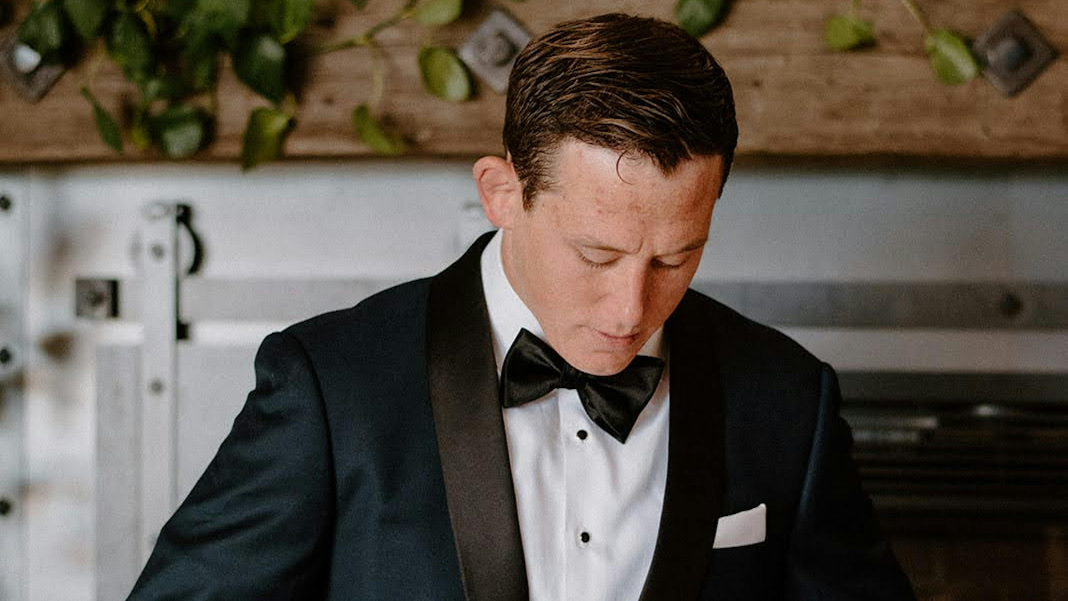 wedding planning checklist when to buy your wedding suit or tuxedo