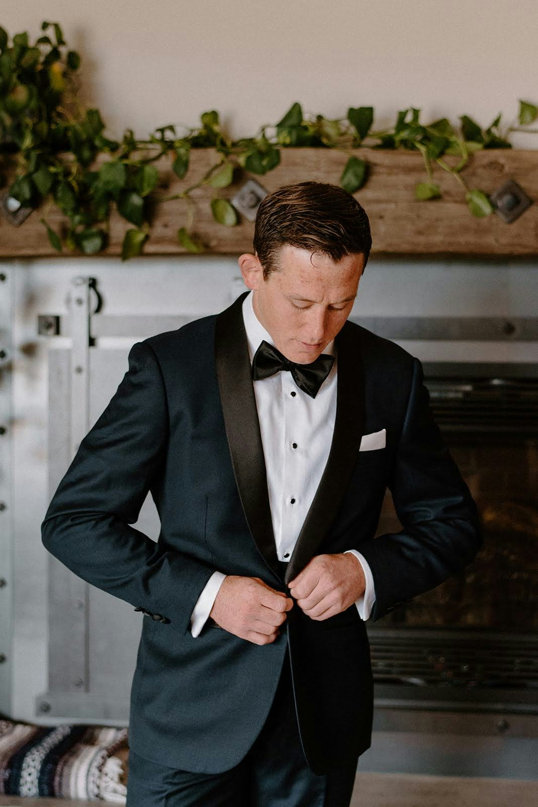 wedding planning checklist when to buy your wedding suit or tuxedo