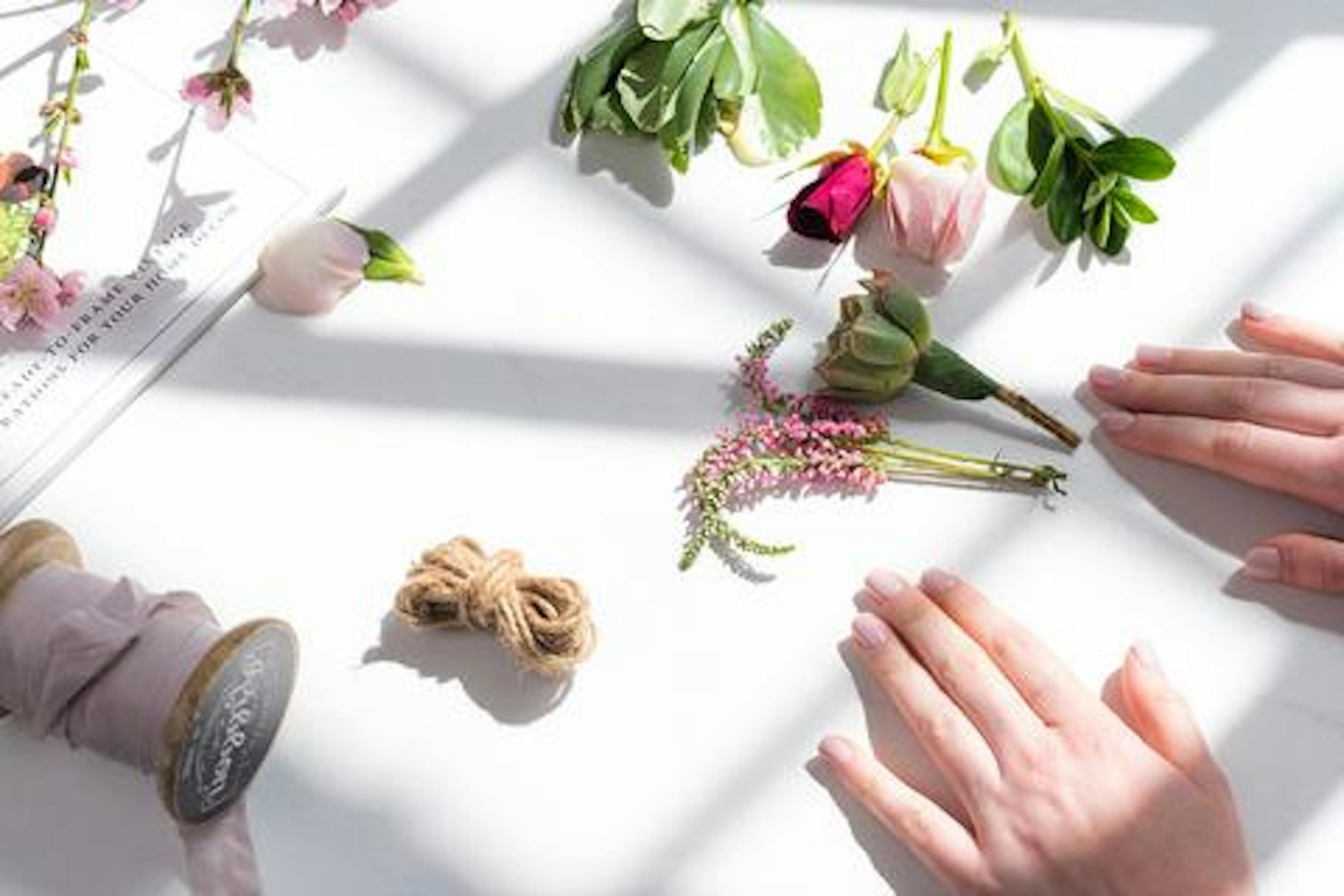 How to create your own DIY wedding boutonnieres for groomsmen