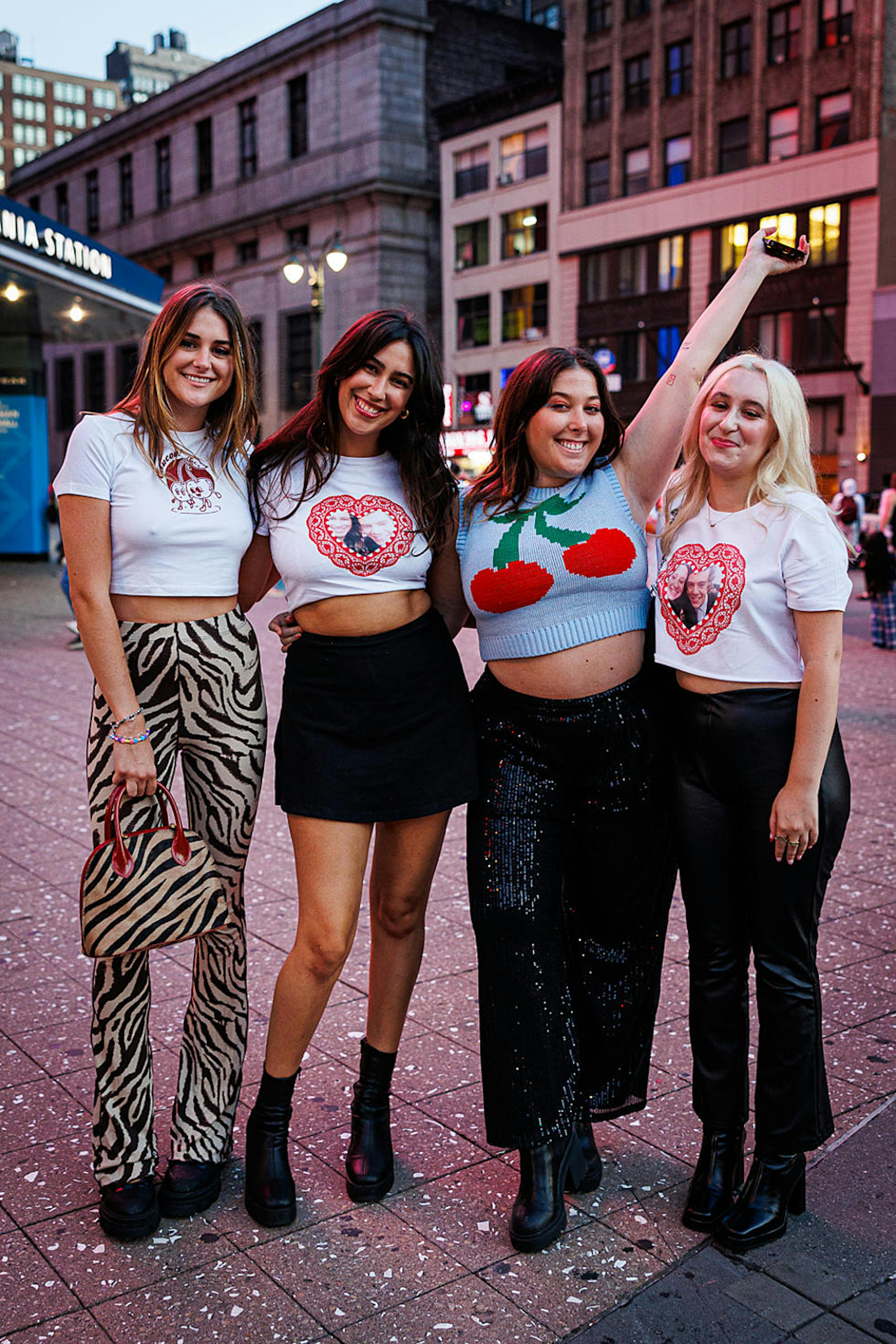 Harry Styles Love on Tour fans concert outfits.