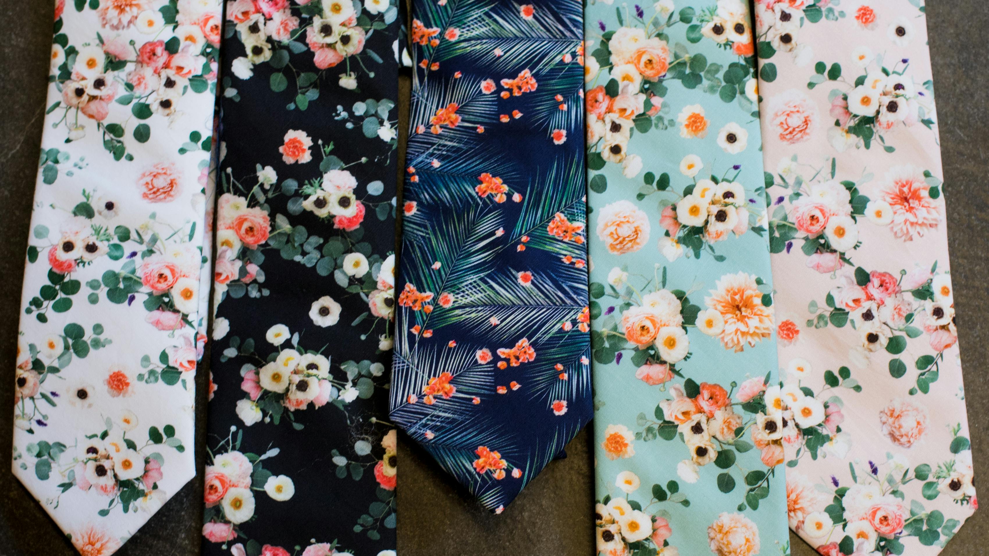 Patterned tie with wedding suit