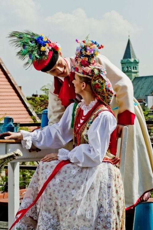 Photo Credits: Ryszard MościckiPolish Wedding Ceremony, Traditional floral headdress