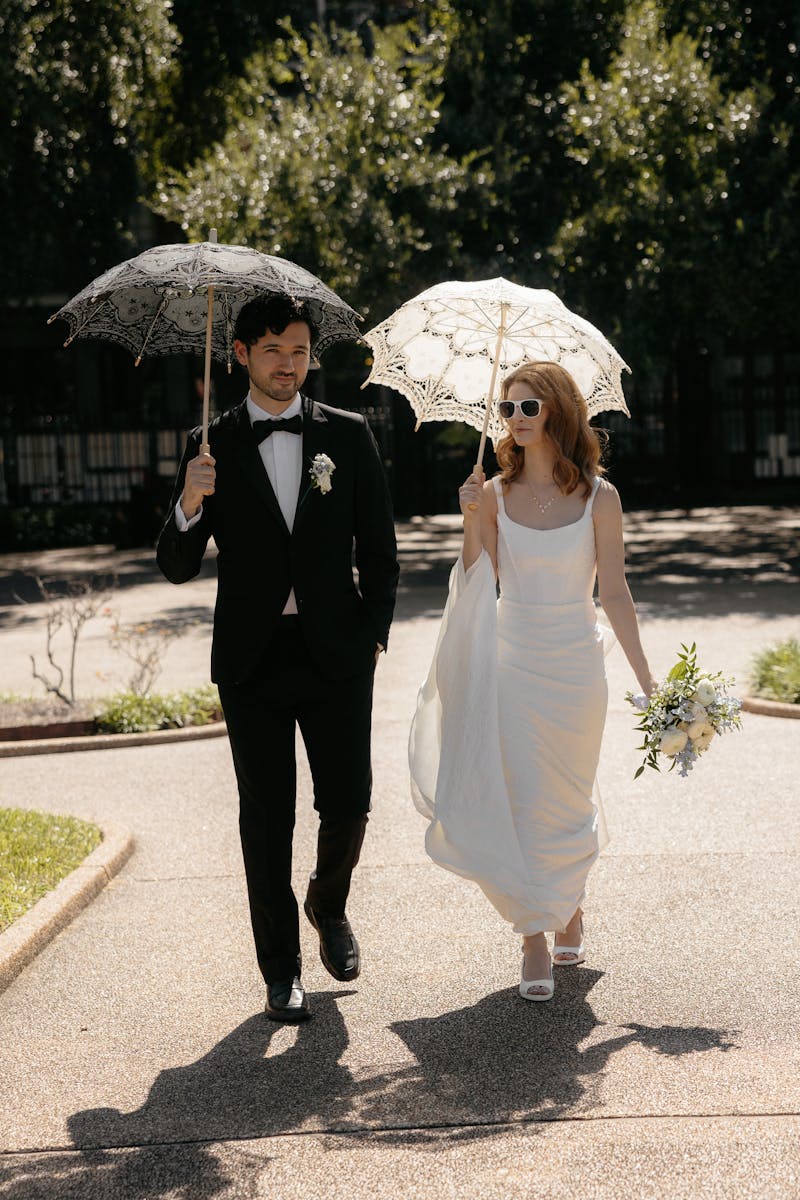 wedding parasols for new orleans wedding