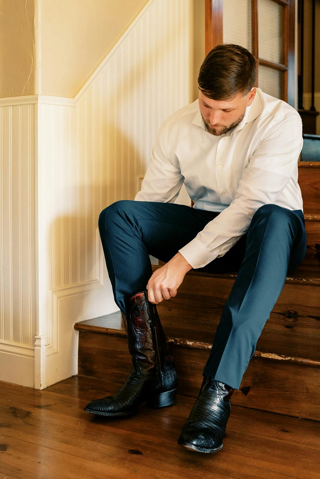 Suit Styling: How to Wear Chelsea Boots With a Suit | SuitShop, image size:1068x1600