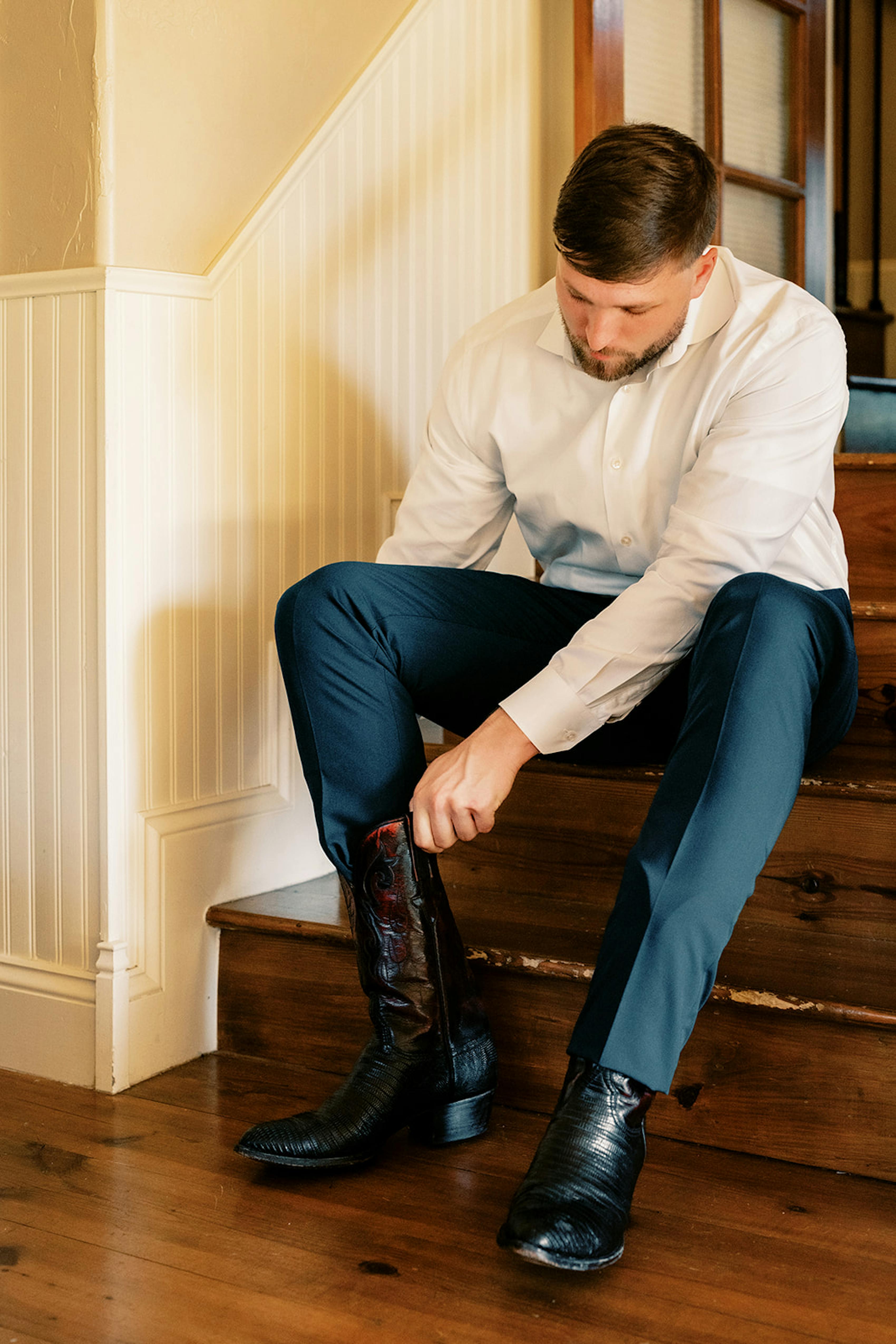 Men's suit with boots styling