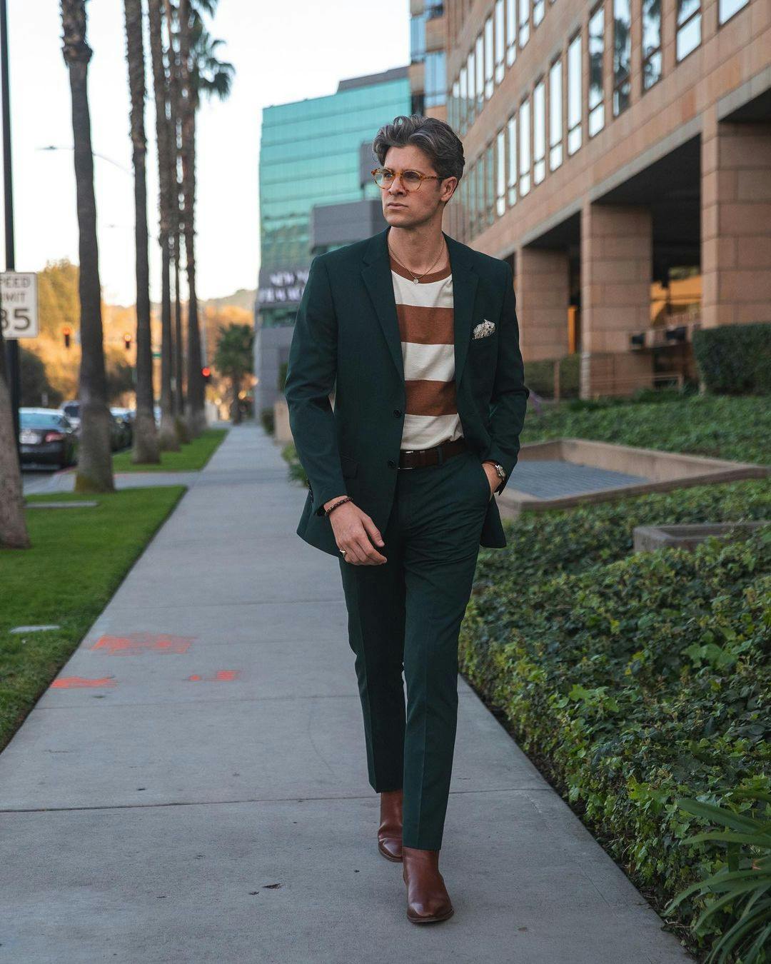 Casual suit outfit for men with Chelsea boots