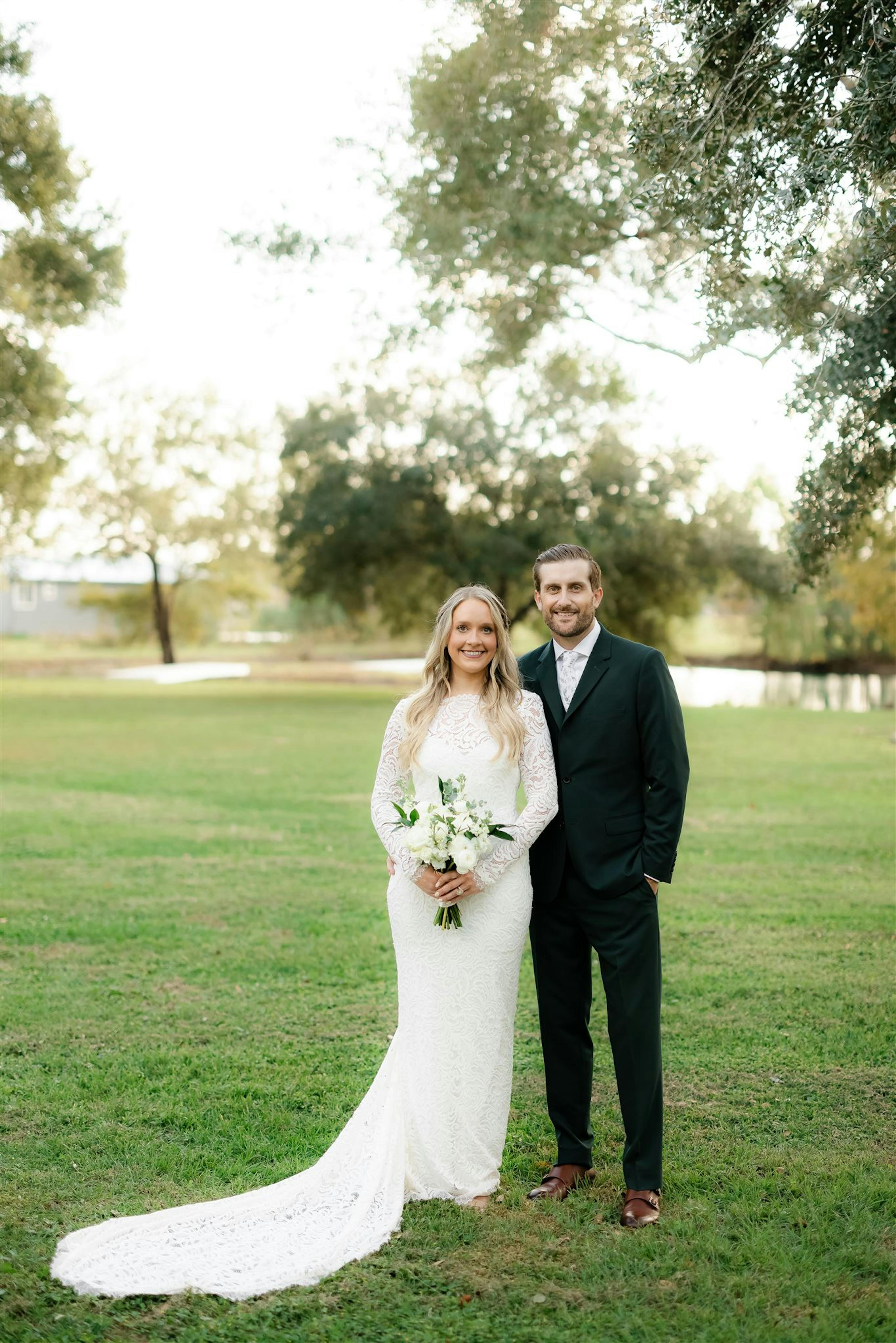 Bride and Groom outdoor texas wedding ceremony 