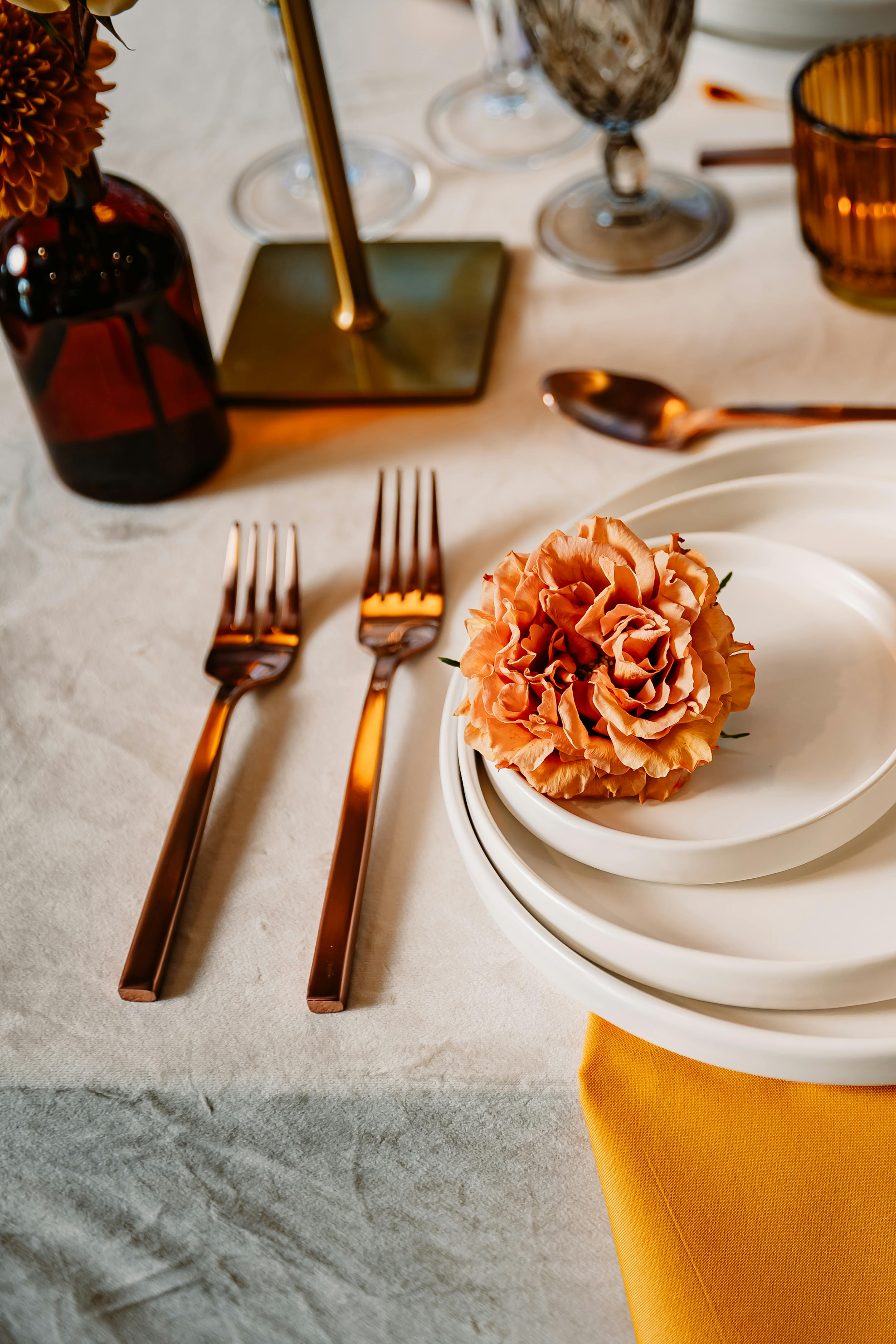 Orange and ivory wedding table design