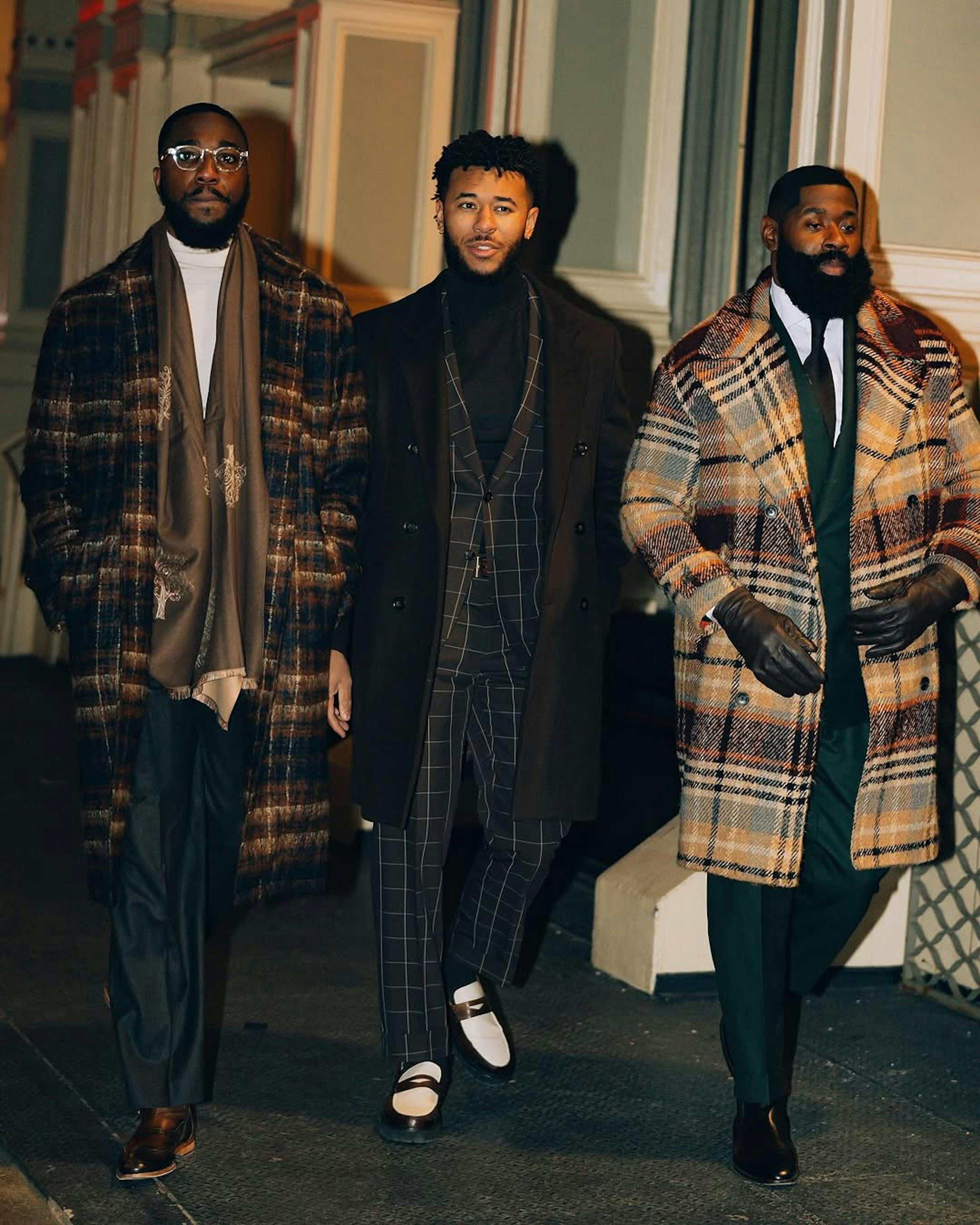3 trendy men's suit outfits at New York Fashion Week in patterned men's suits
