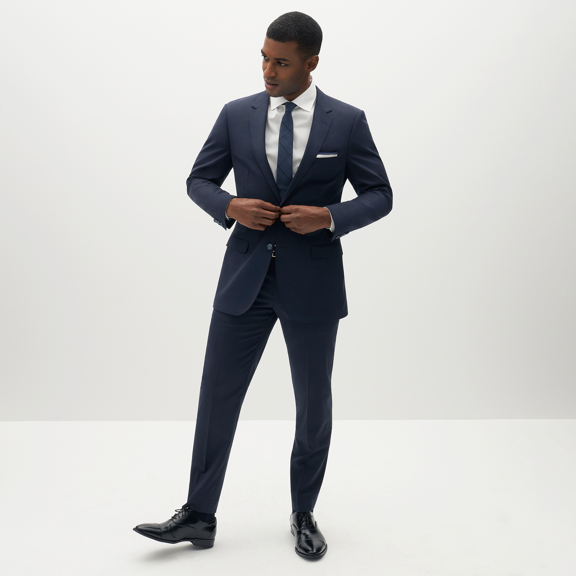 Mastering Style: The Ultimate Guide to Pairing a Blue Suit with Black Shoes