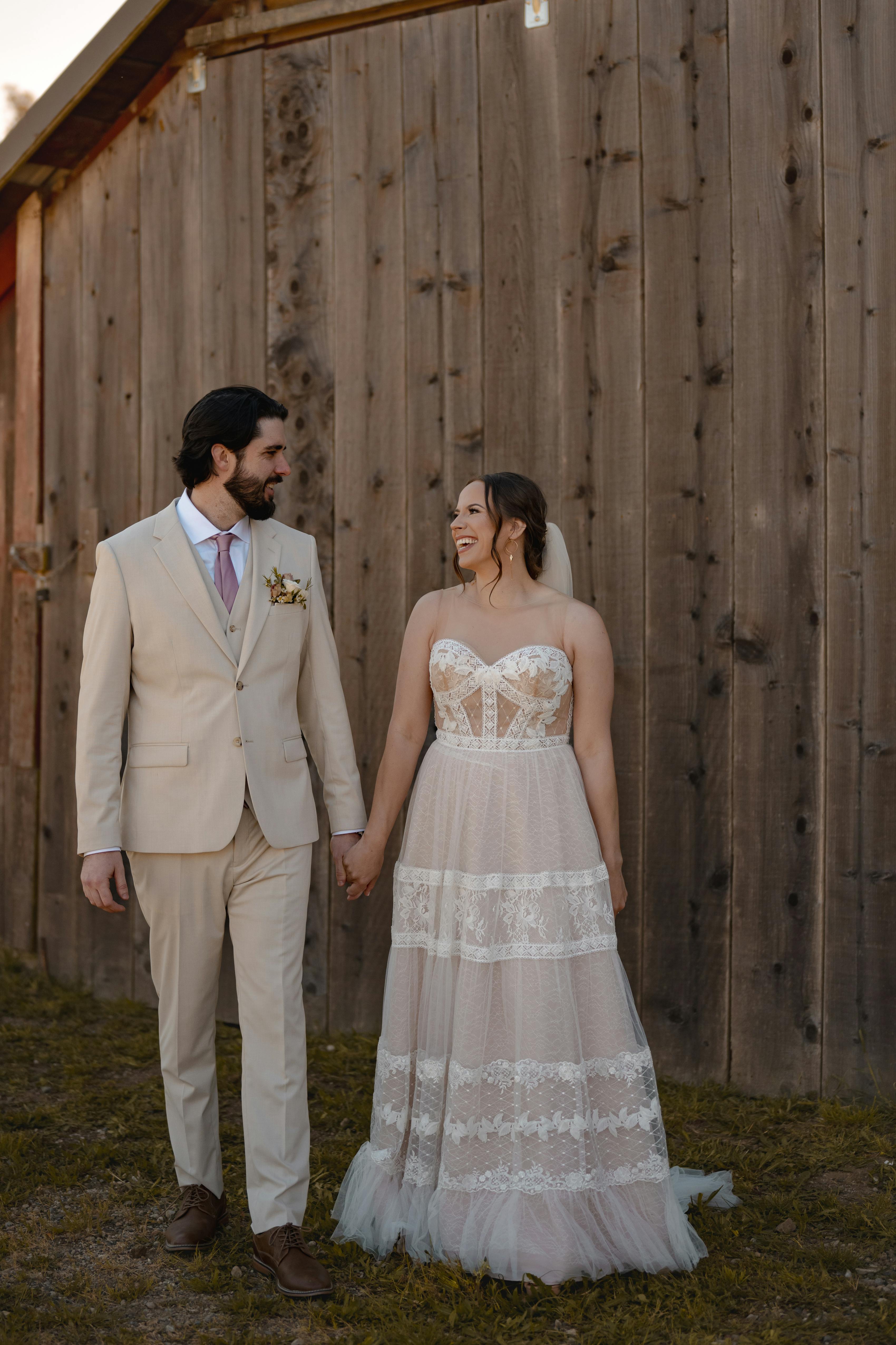 Modern boho bride wedding dress with lace for fall wedding with earth tones