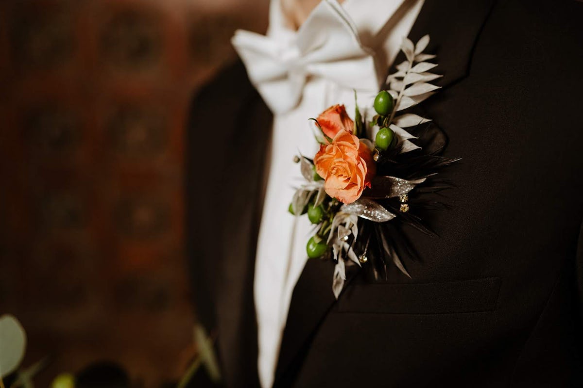 Halloween wedding style tips for grooms and groomsmen