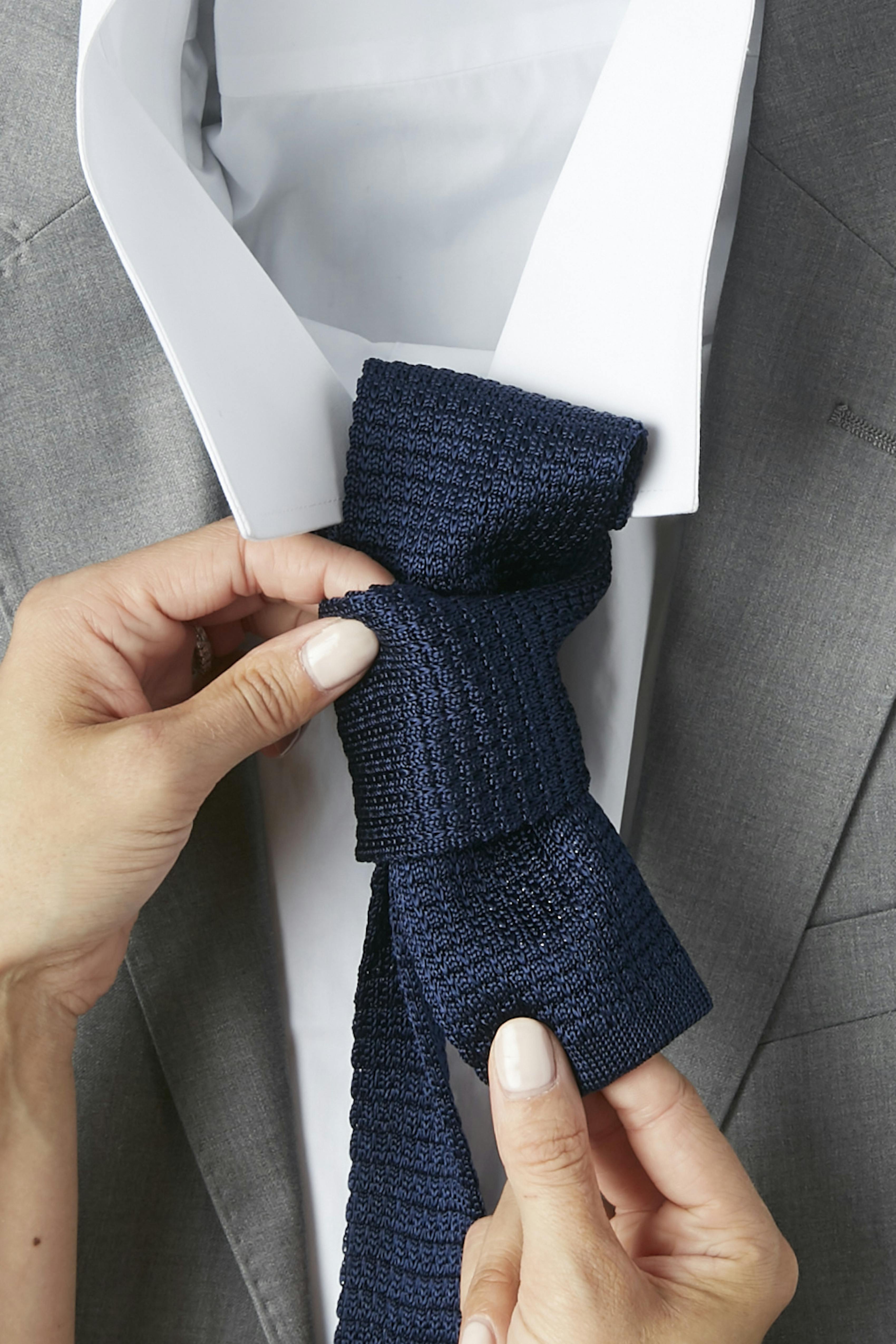 how to wear knit ties with your wedding attire for men