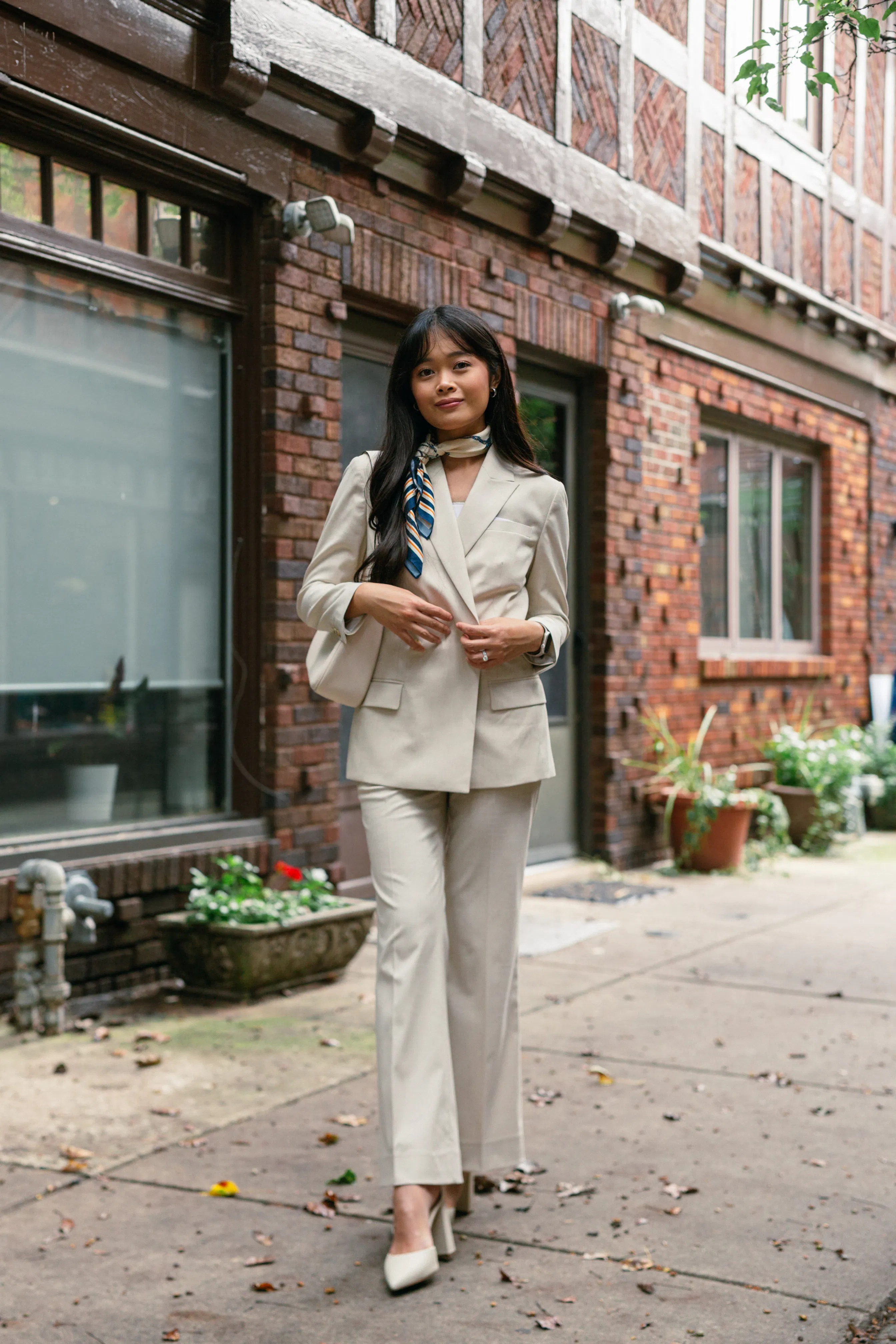 What to Wear for Graduation: A Guide to Graduation Suits & Outfits
