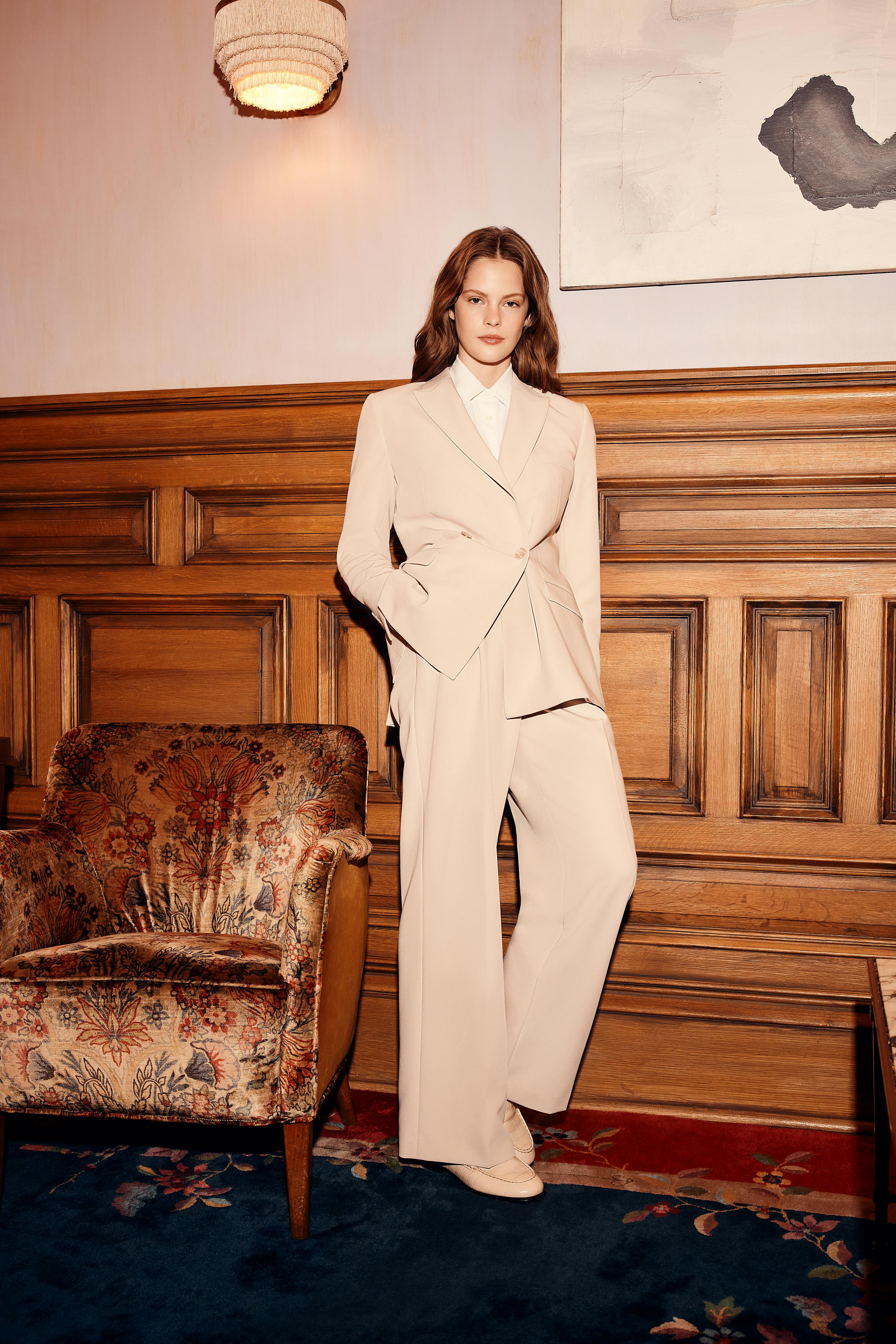 Champagne bridesmaid suit for alternative wedding outfit