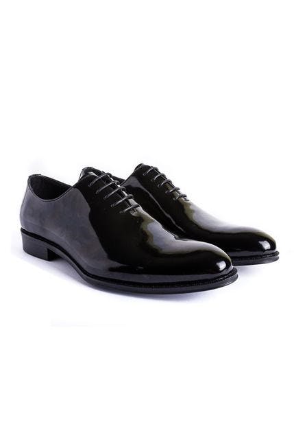 Types of Shoes to Wear with a Tuxedo | SuitShop