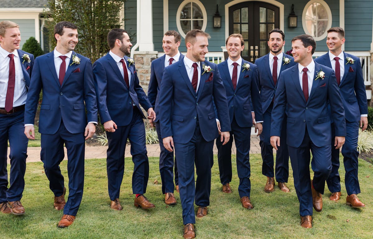 Wedding photos ideas for the groom and groomsmen