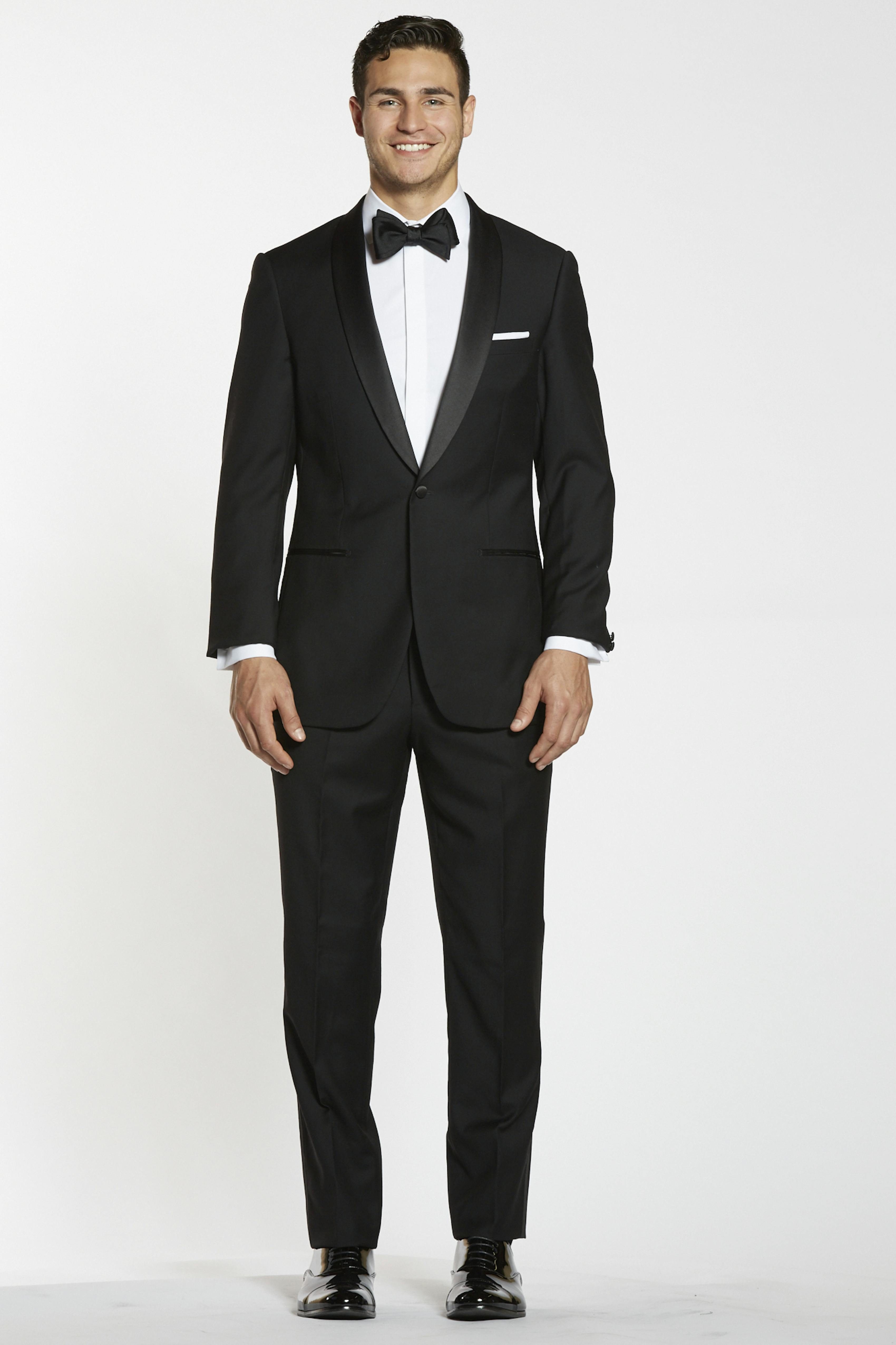 Best groomsman gift ideas and how to place cufflinks with your wedding tuxedo shirt.