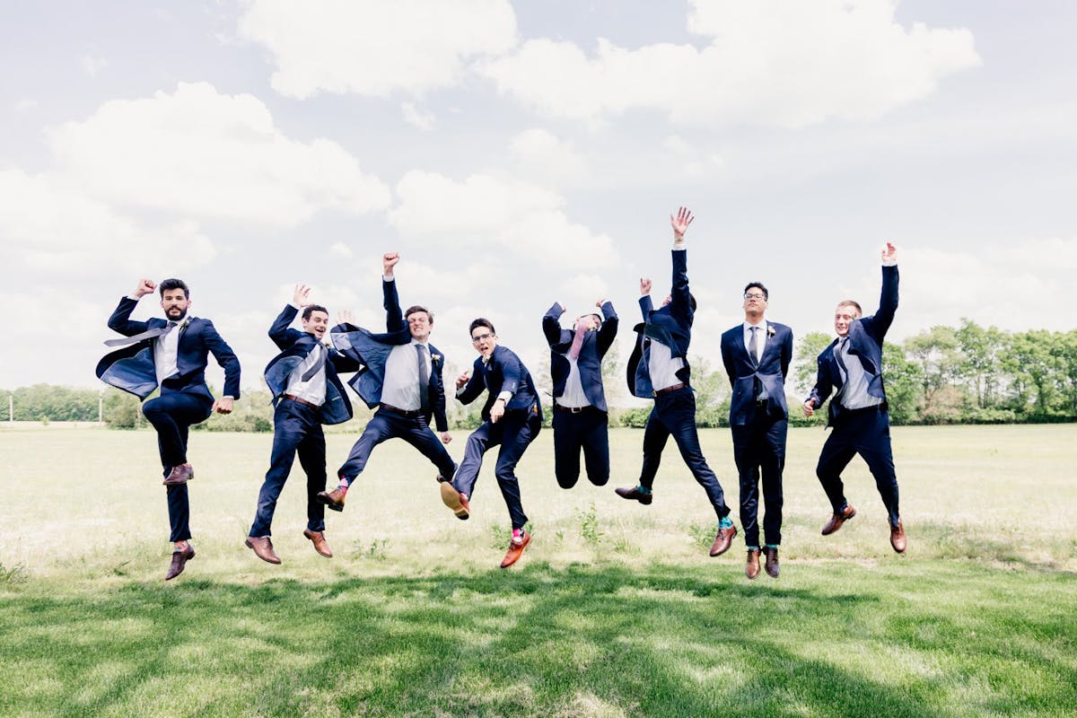 Wedding photos ideas for the groom and groomsmen