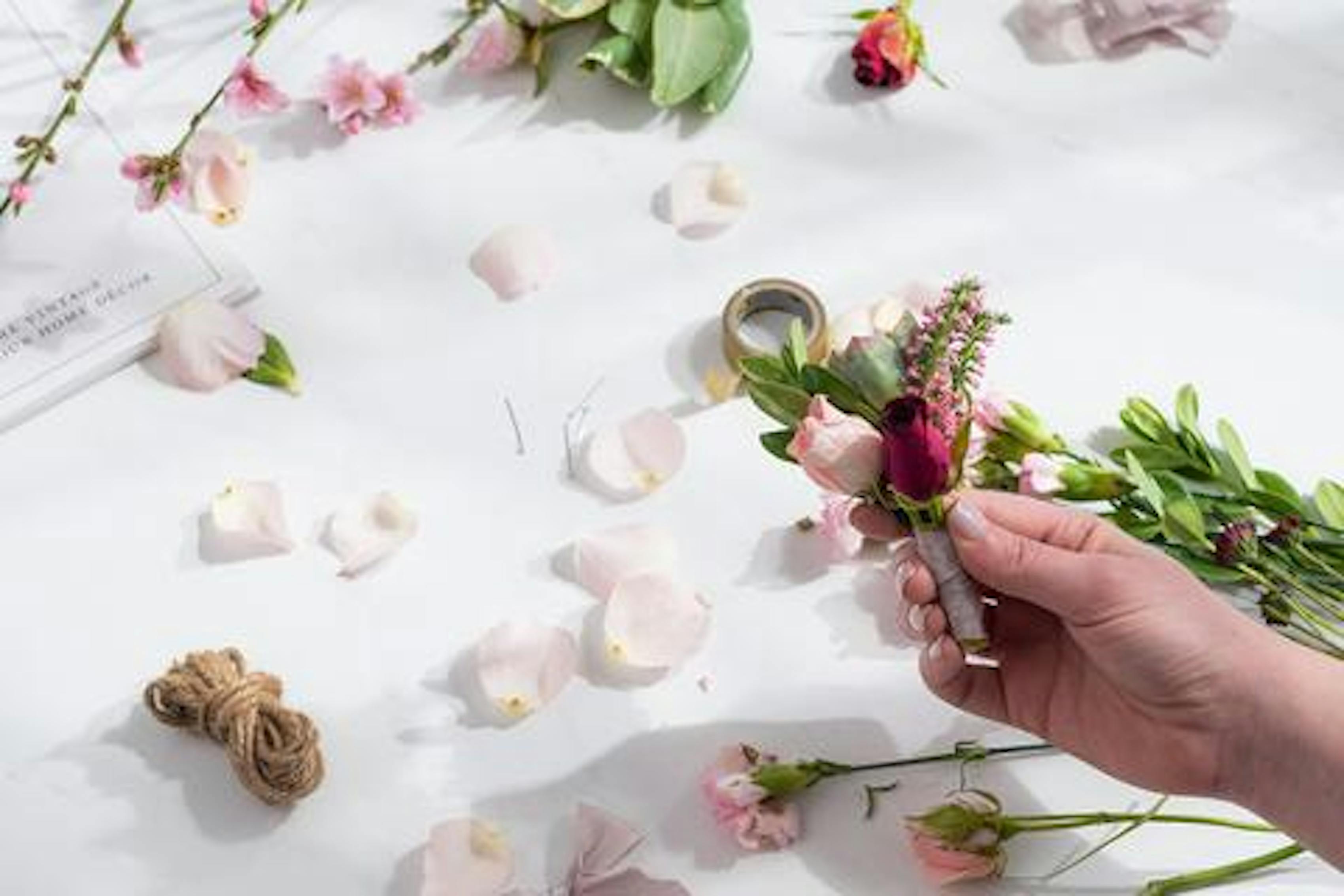 DIY wedding ideas boutonnieres for groomsmen