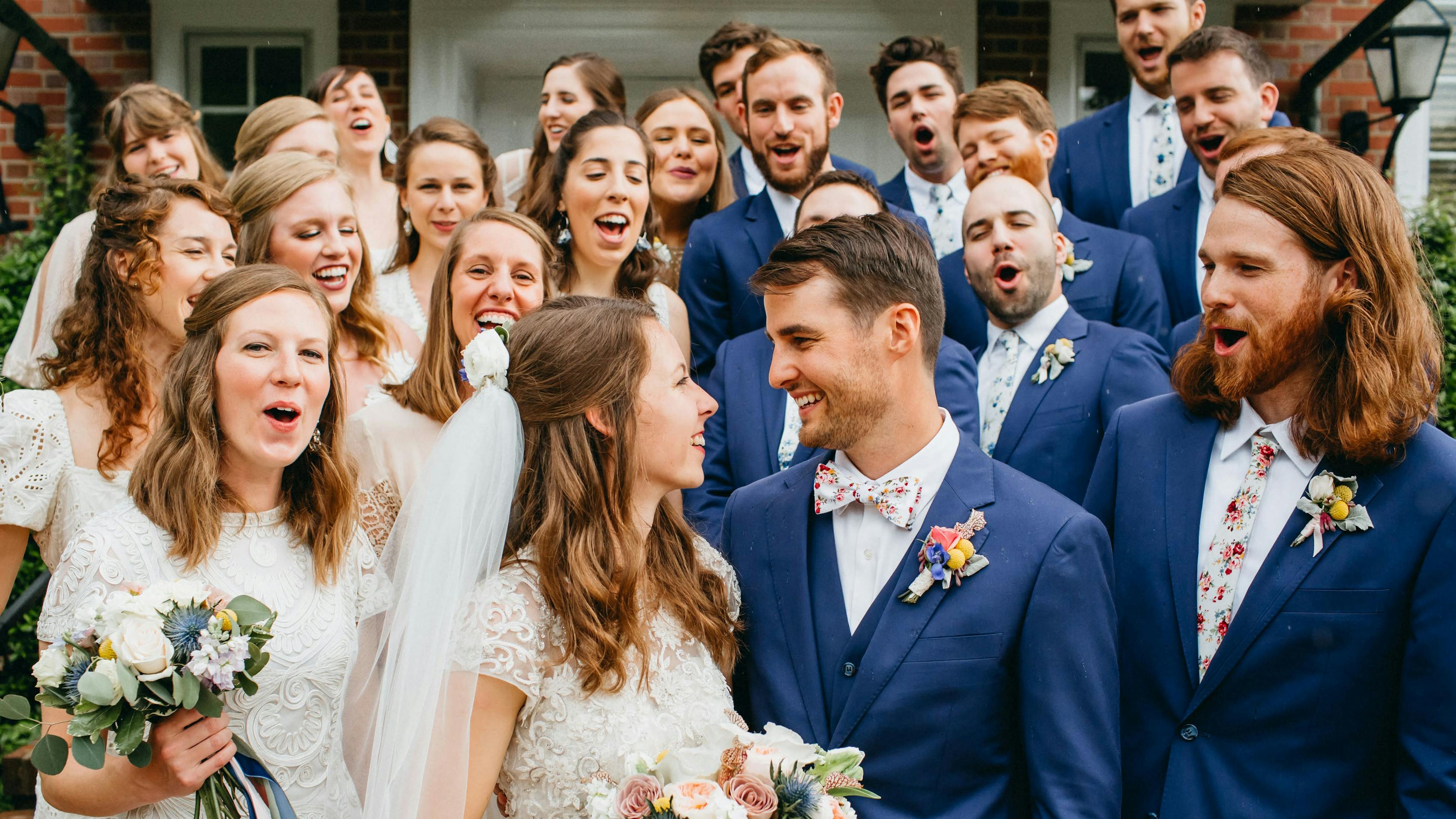 What tie should the groom wear on his wedding day?