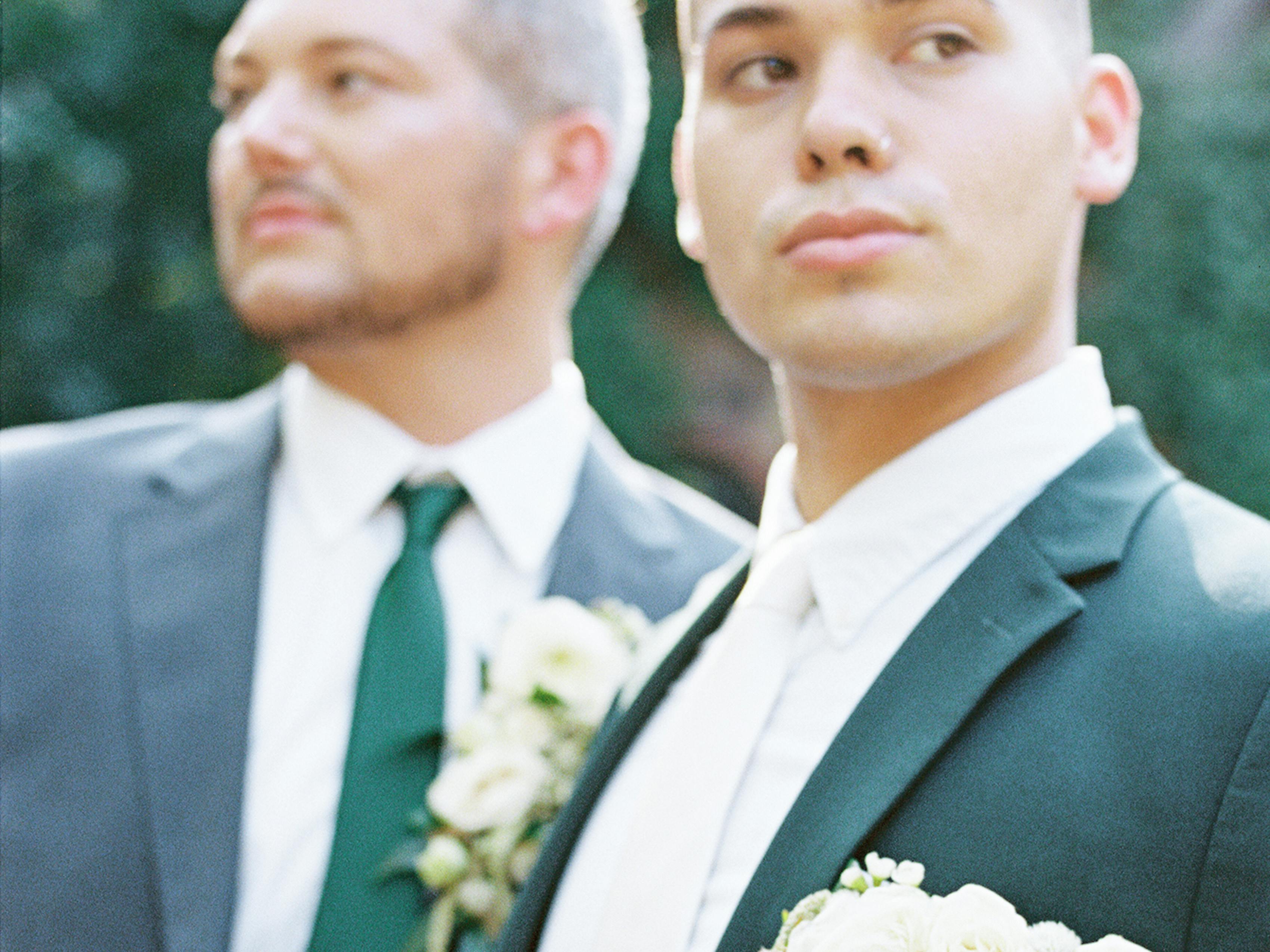 dark green spring wedding inspiration