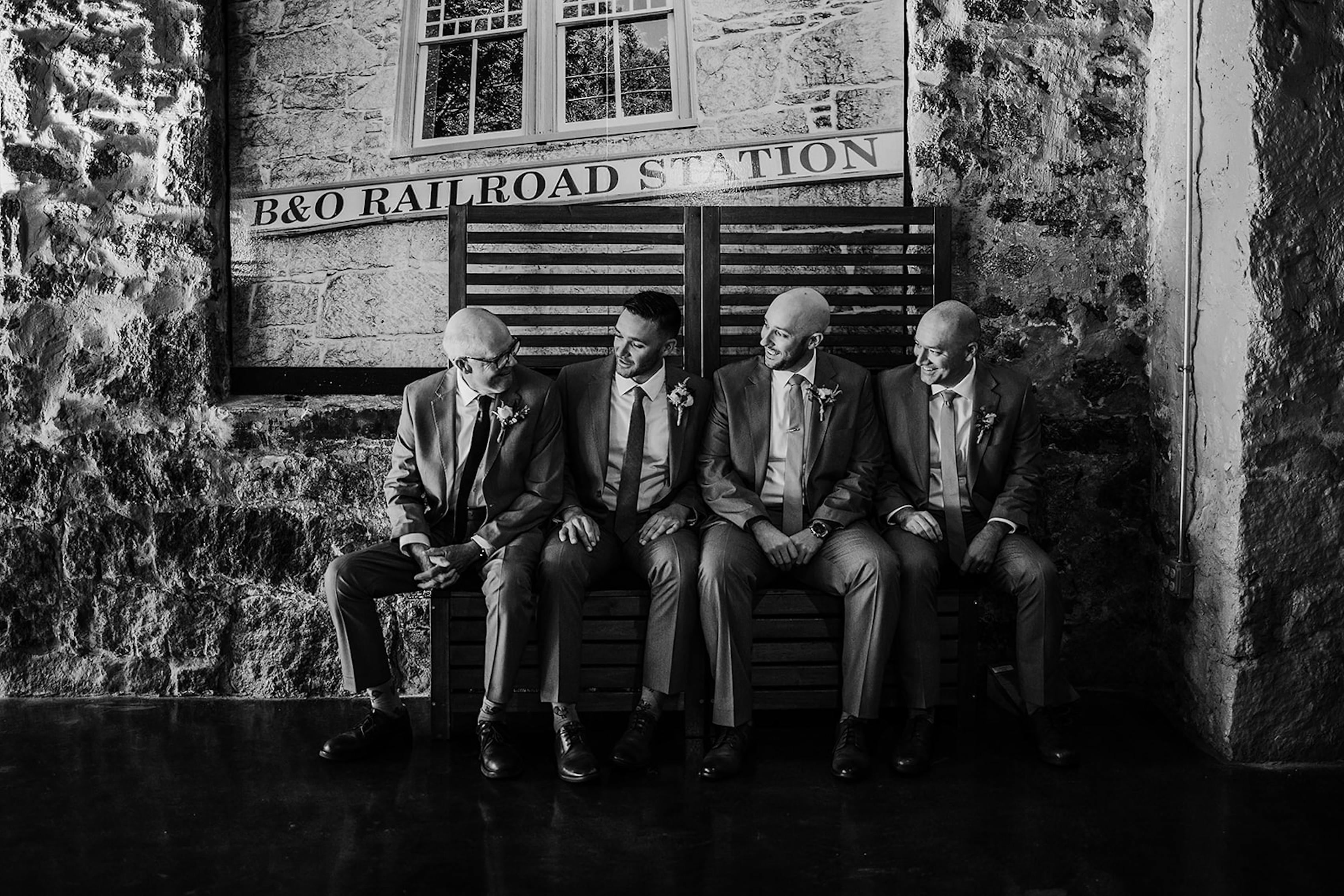 classic groomsmen photo ideas