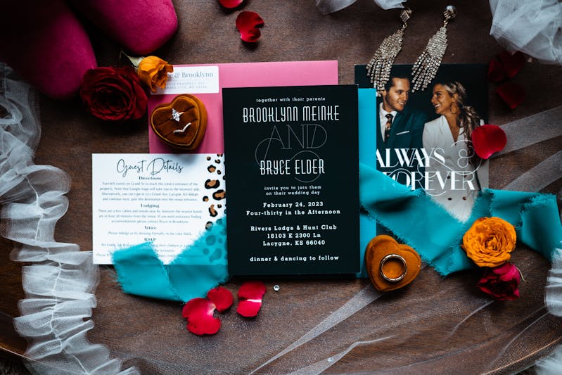 hot pink, teal, and animal print wedding décor