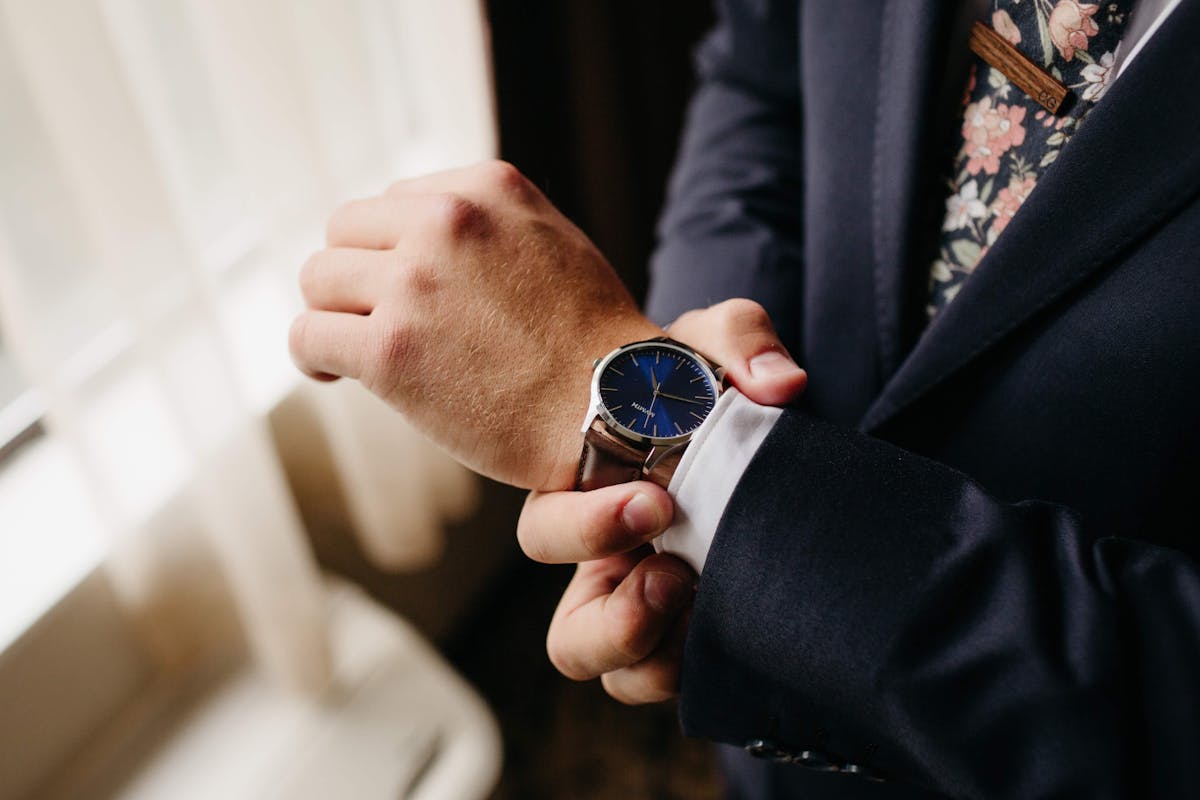 what watch should I wear with a suit?