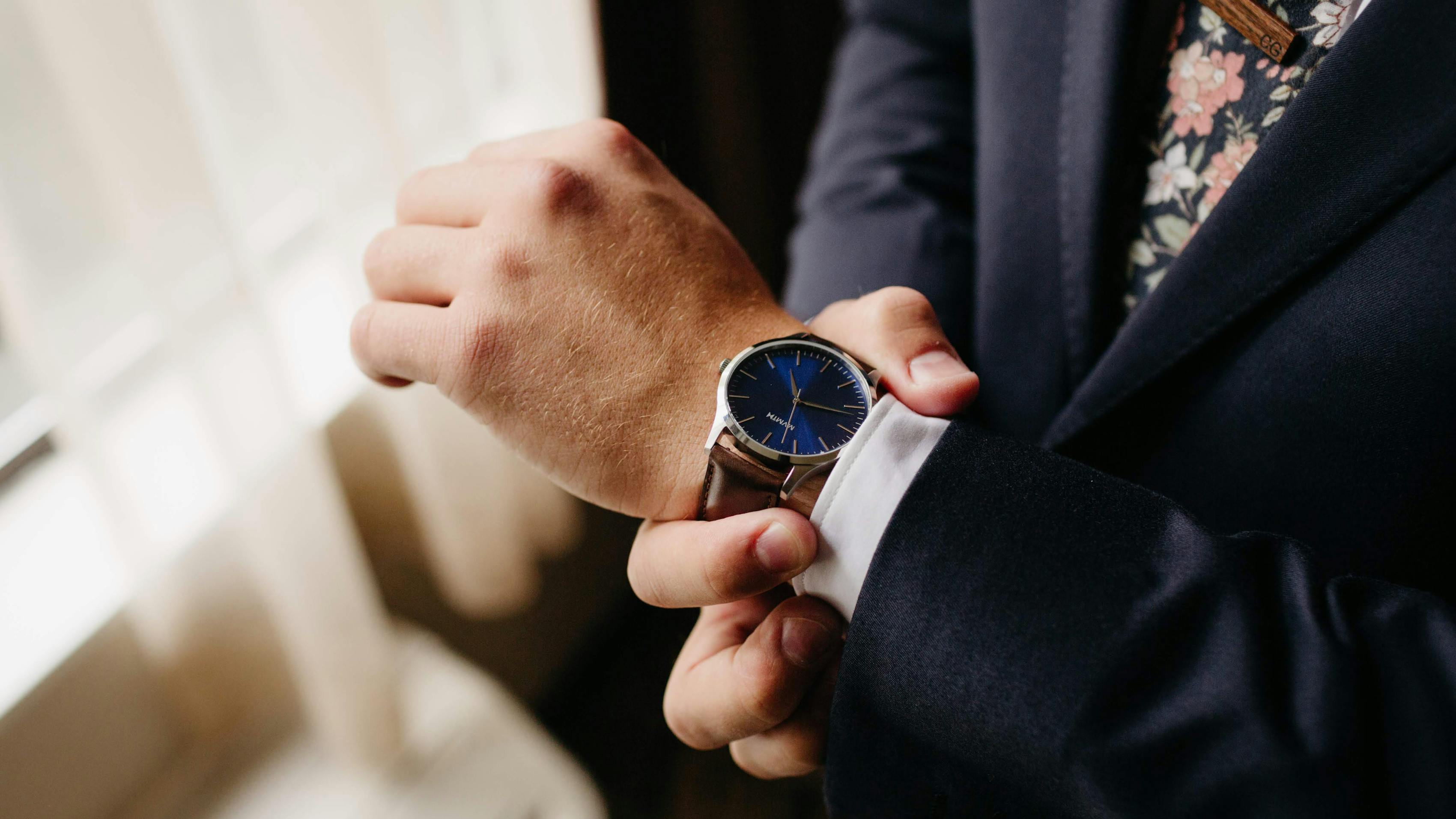 what watch should I wear with a suit?