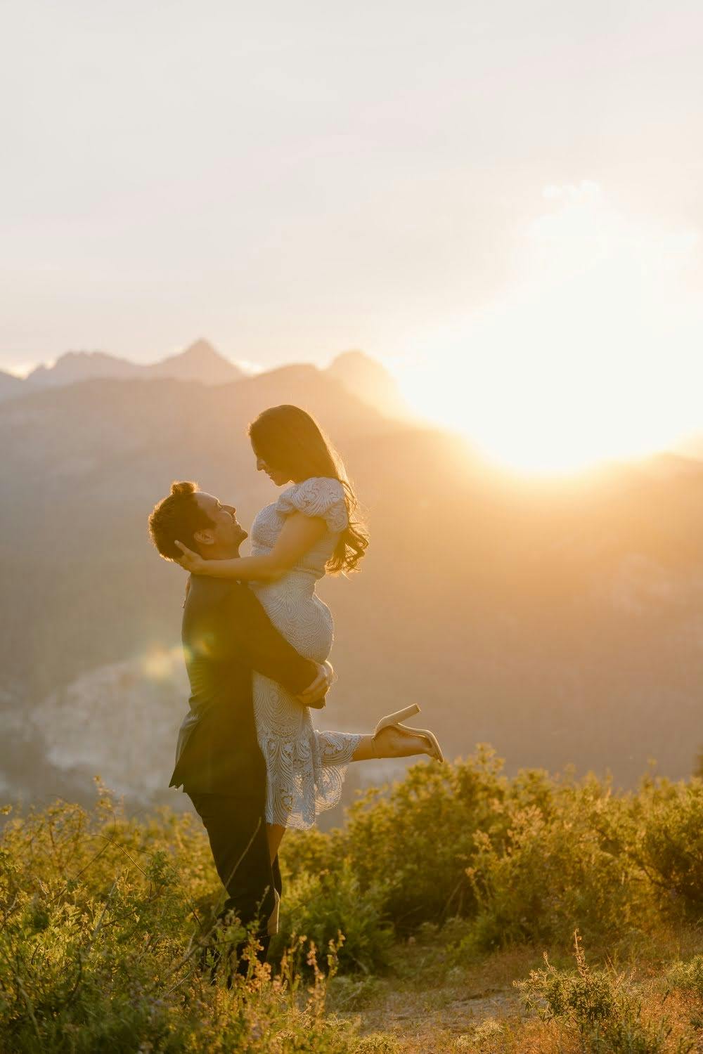 engagement photo shoot poses