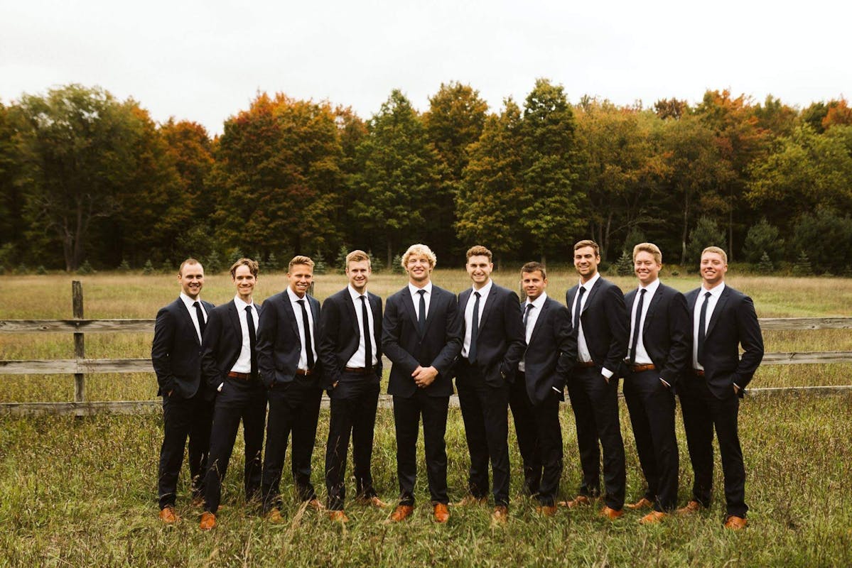 Wedding photos ideas for the groom and groomsmen