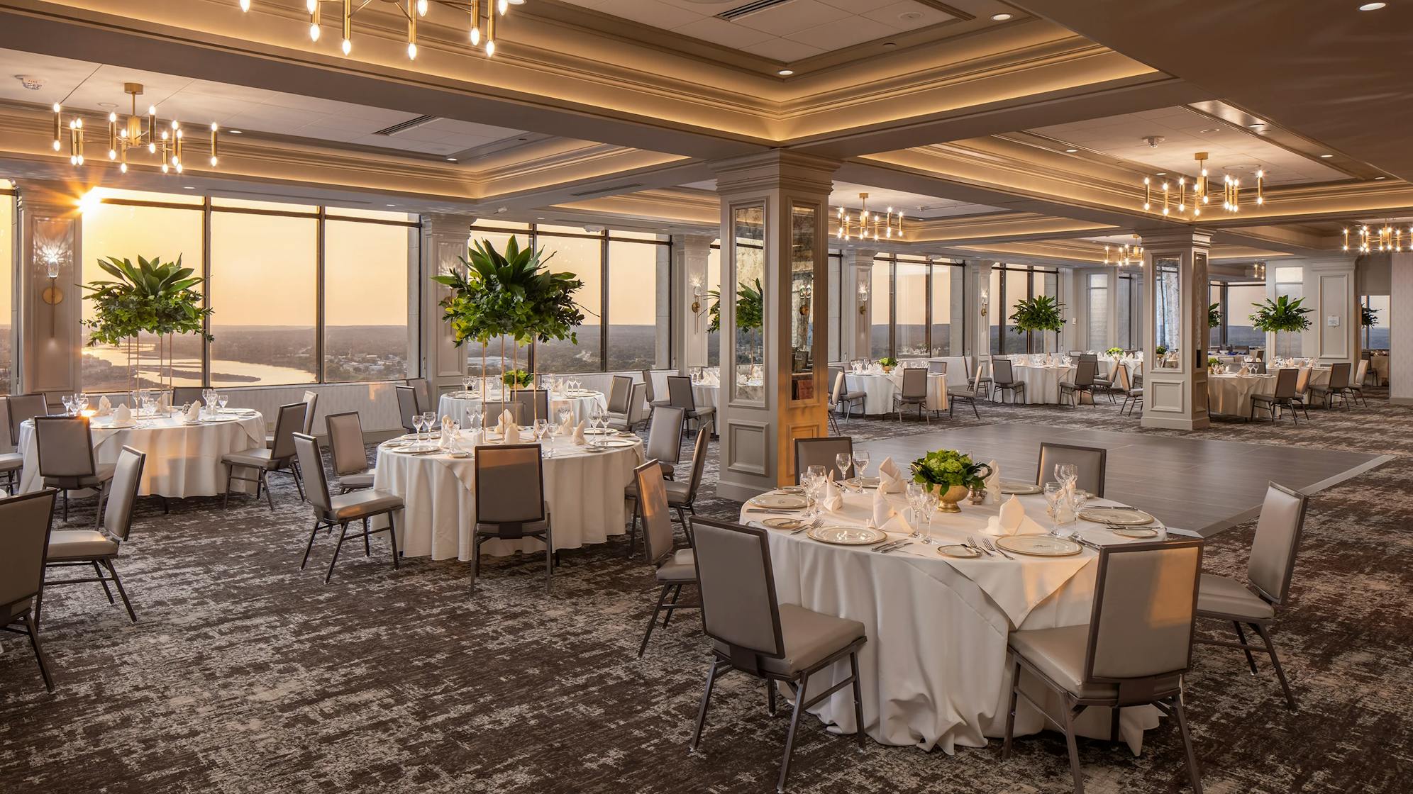 Summit Club - Private Member's Club - Floor 30 Ballroom - Tulsa, OK