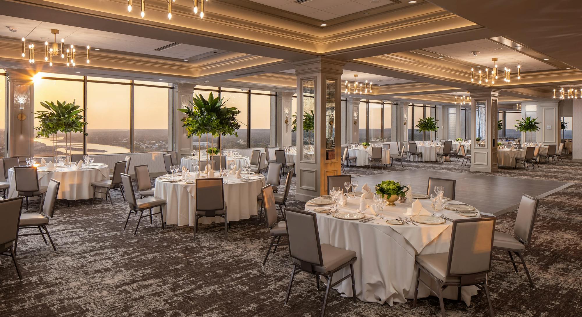 Summit Club - Private Member's Club - Floor 30 Ballroom - Tulsa, OK