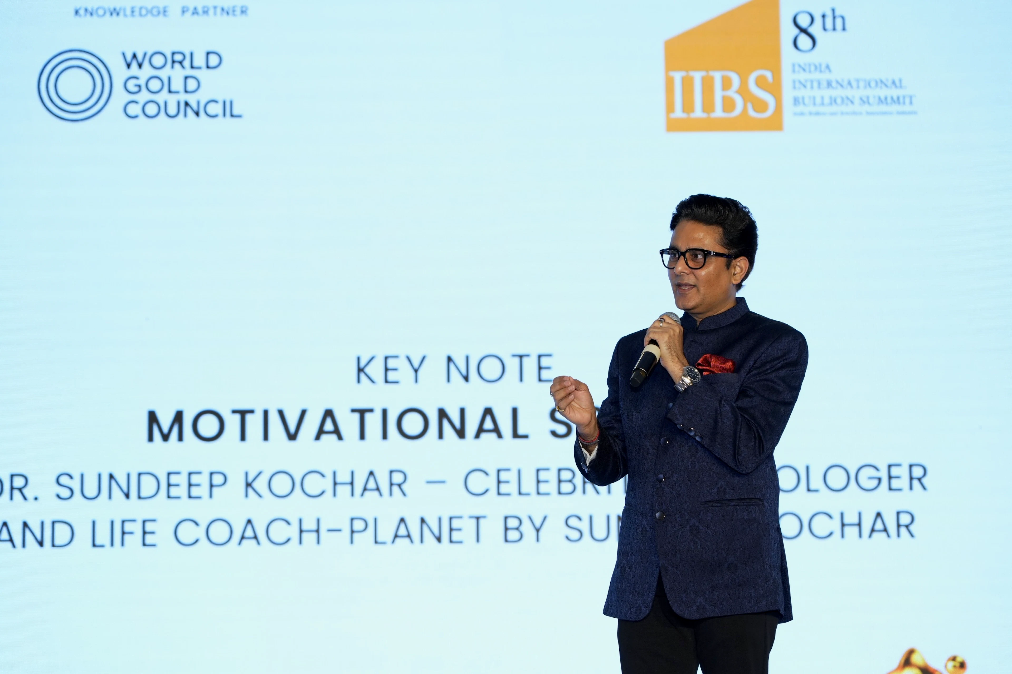 Sundeep Kochar, the motivational speaker at the 8 th IIBS IBJA Summit.