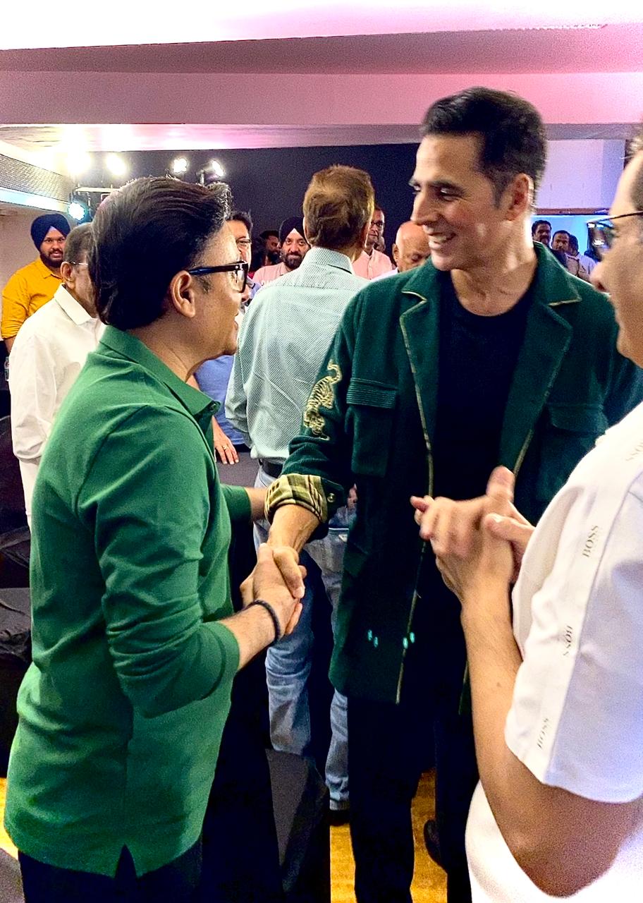 Akshay Kumar with Astrologer Sundeep Kochar