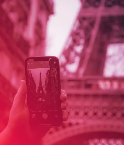 Handy fotografiert Eifelturm