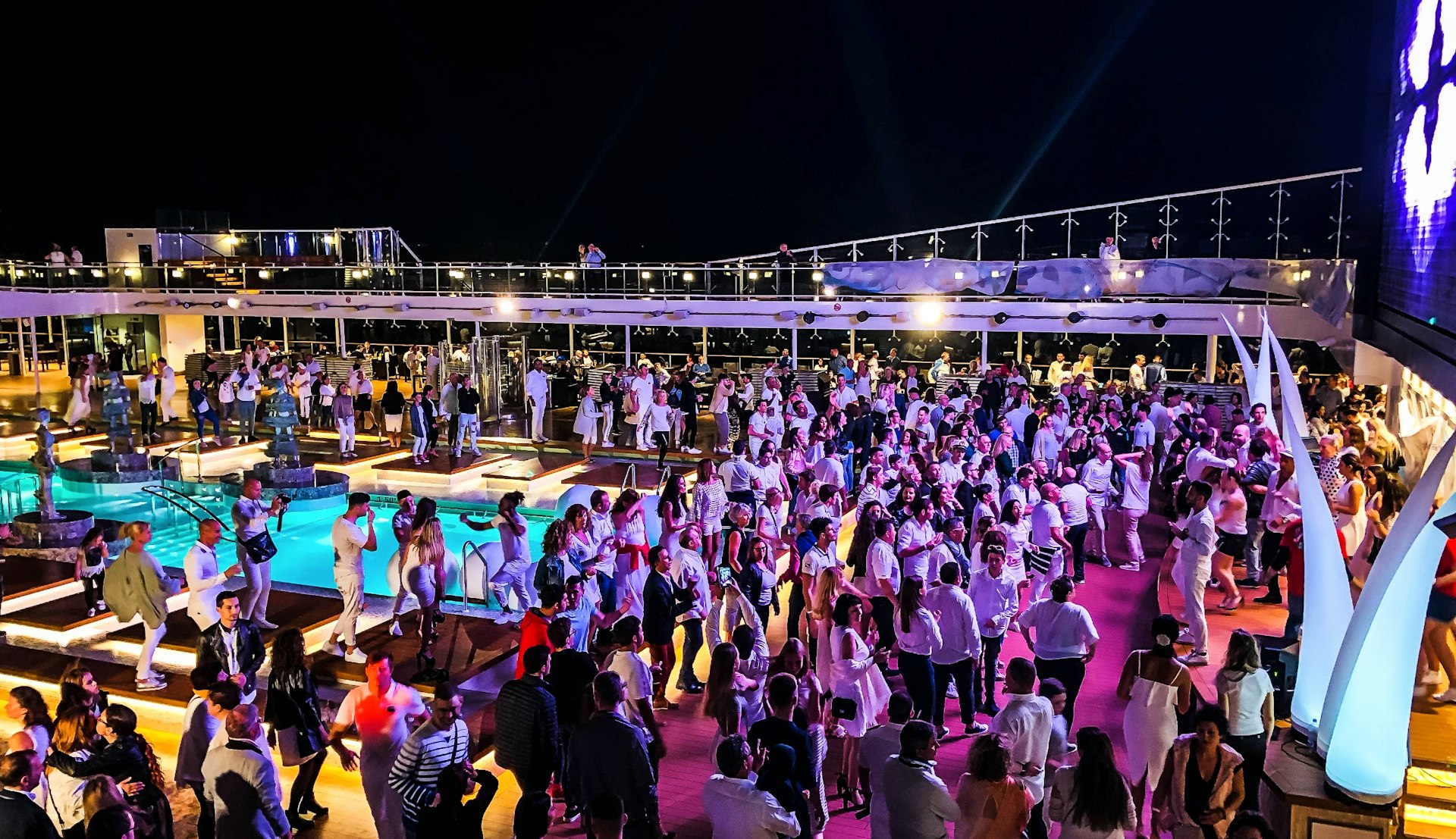 MSC Meraviglia - White Night Party - MSC Cruises